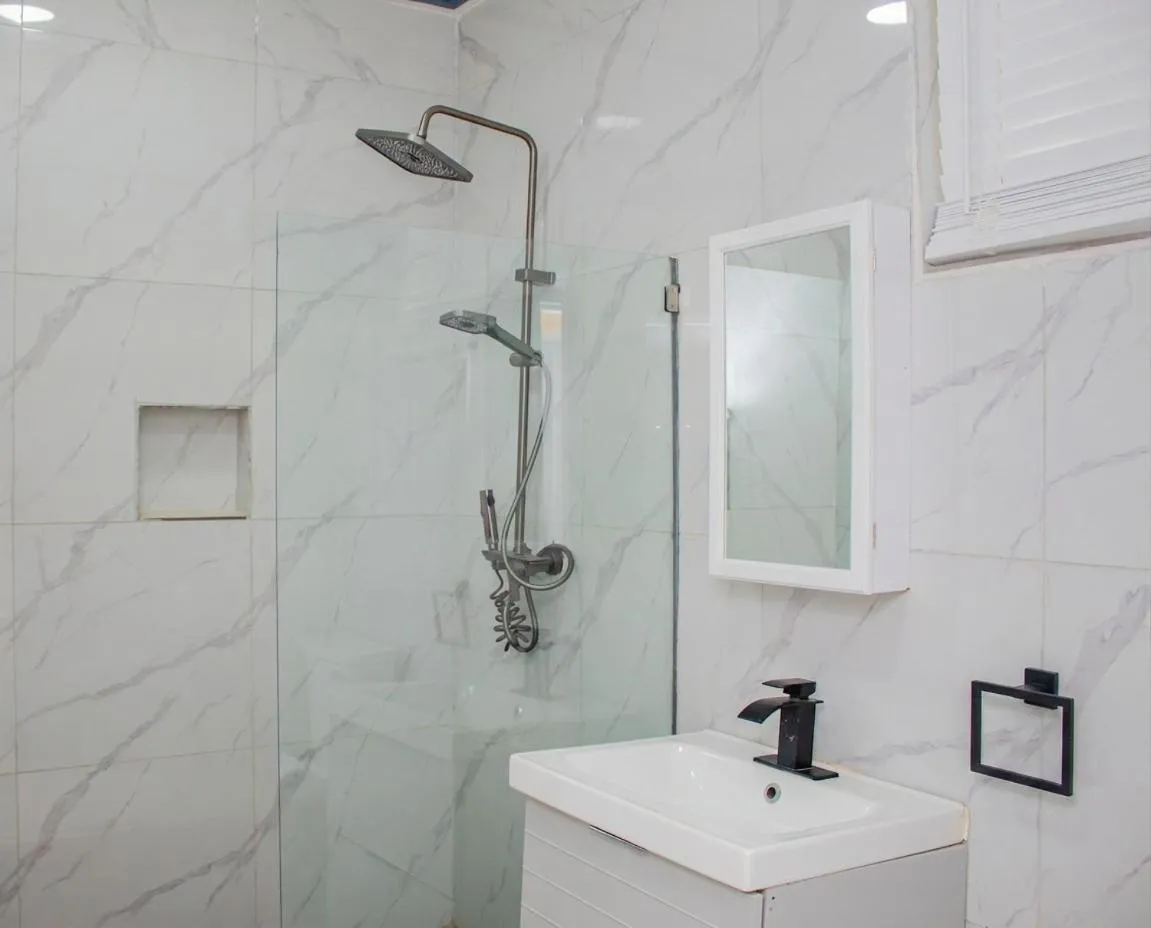 Shower in The Jam Lodge