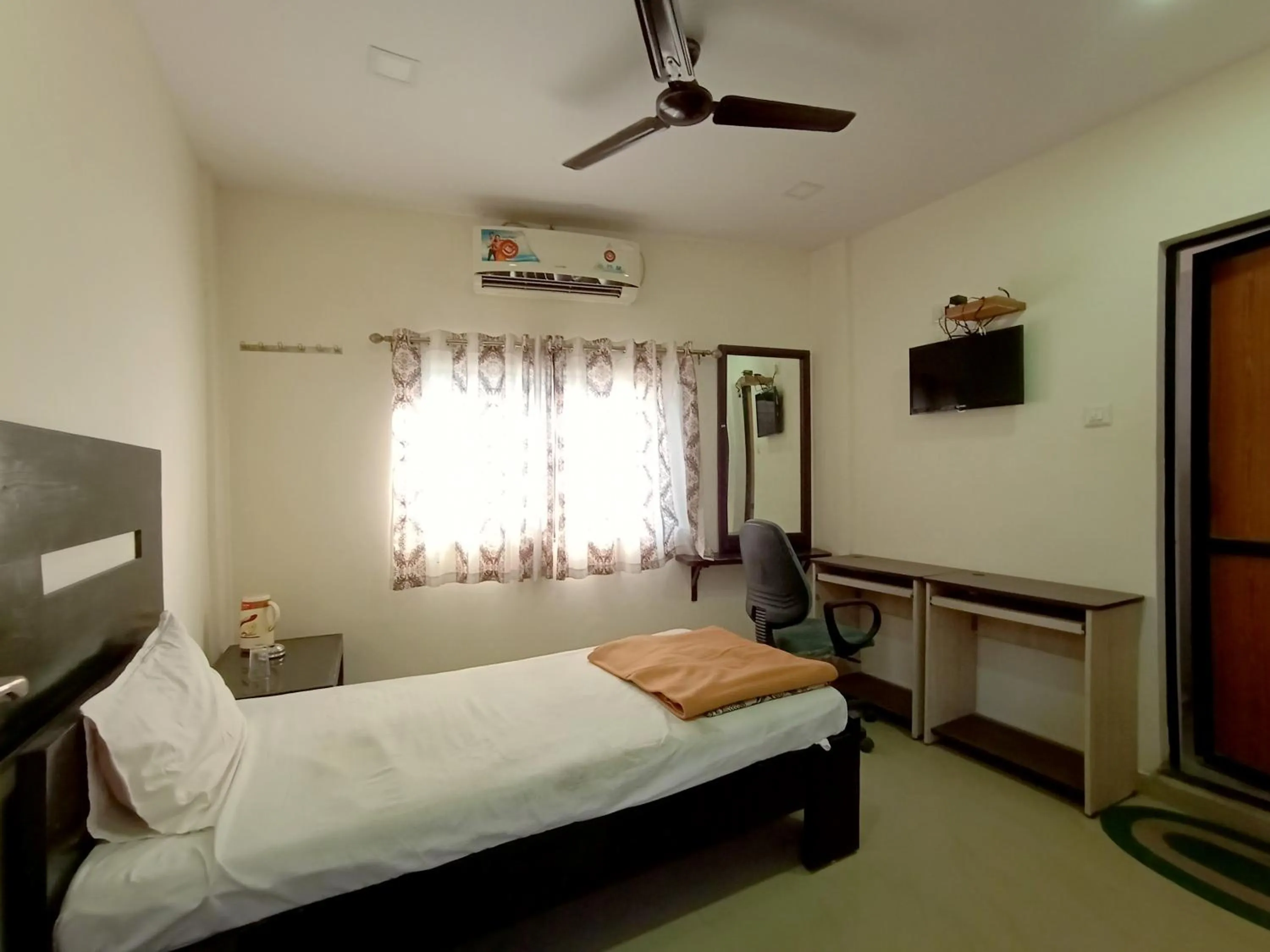 Bedroom, Bed in VRP Guest House