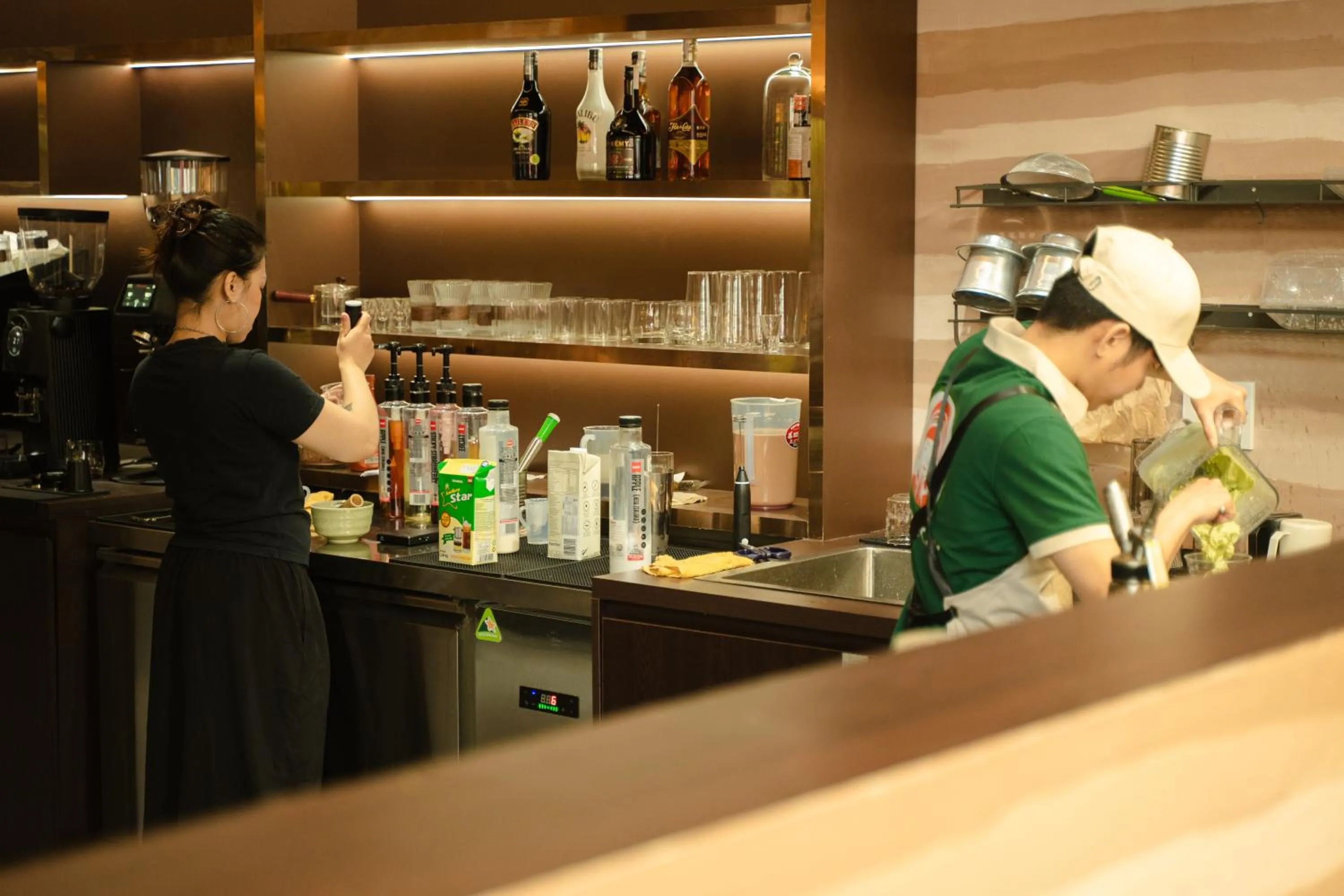 Lounge or bar in Vienna Hotel VN