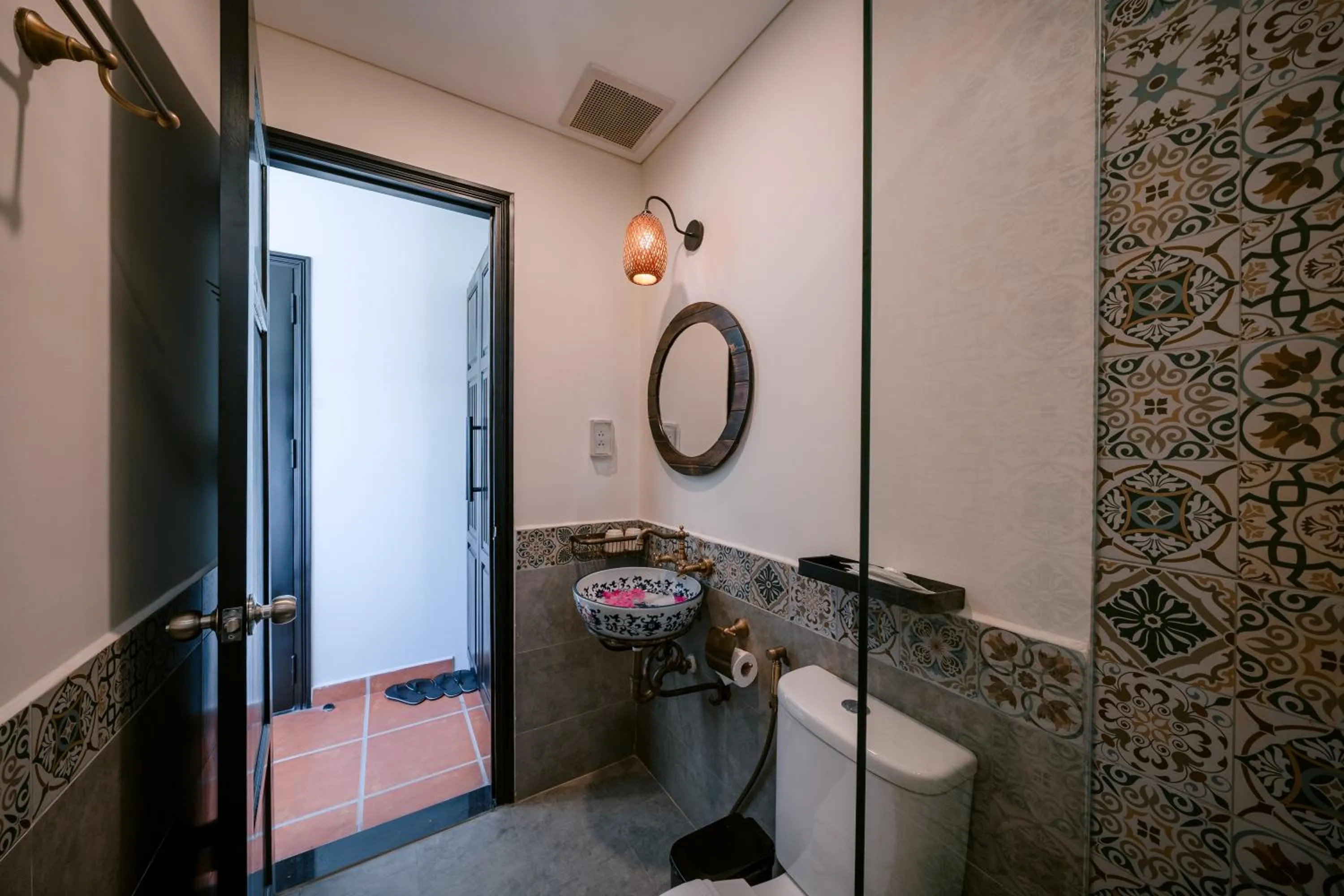 Shower in Du Yen Hoi An Villa