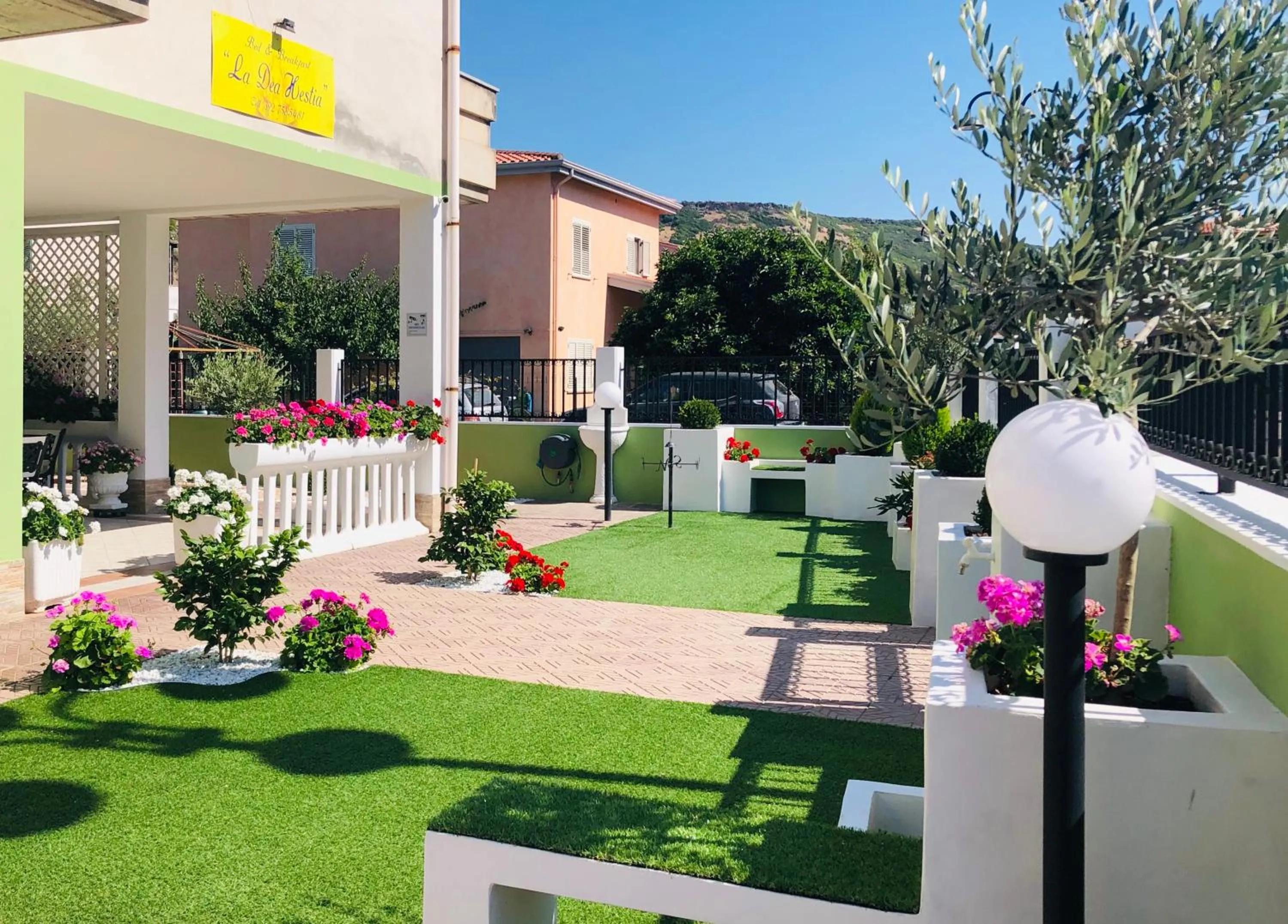 Garden in La Dea Hestia