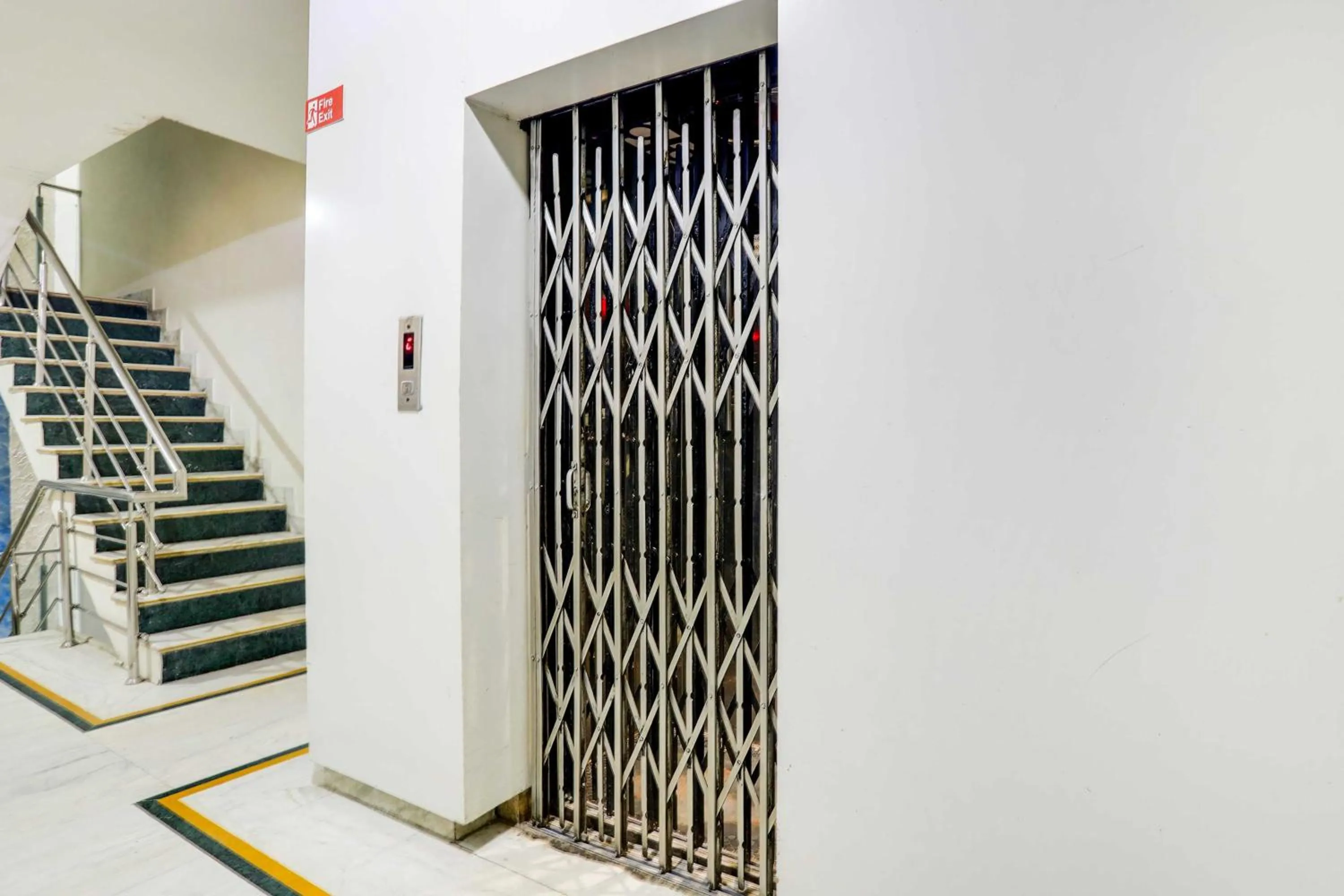 Lobby or reception in Hotel O Bhopal DB City Mall