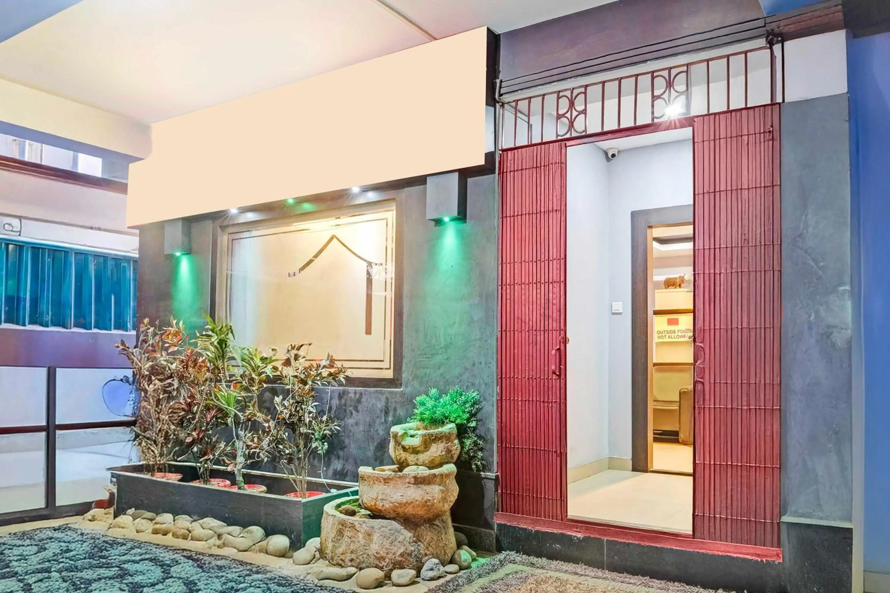 Facade/entrance in Hotel O Guwahati Central Mall