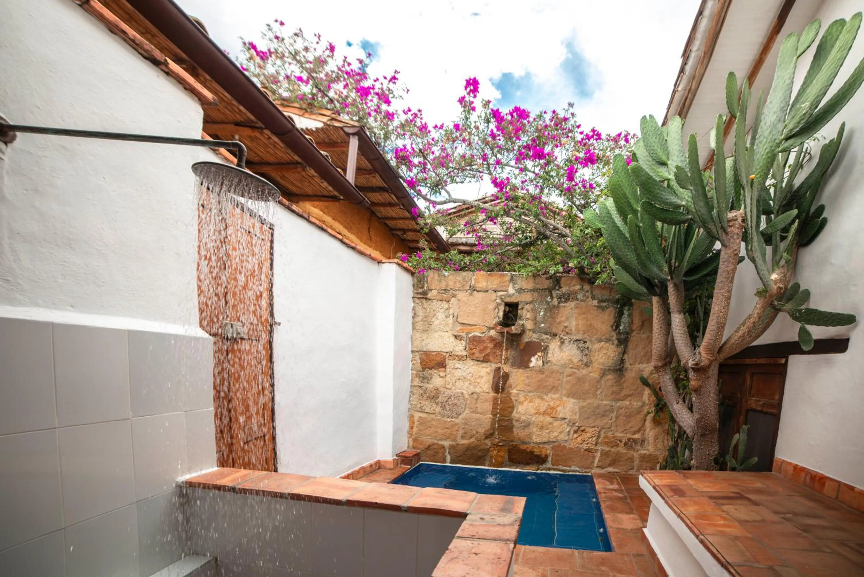 Bathroom in Achiotte by Masaya Collection