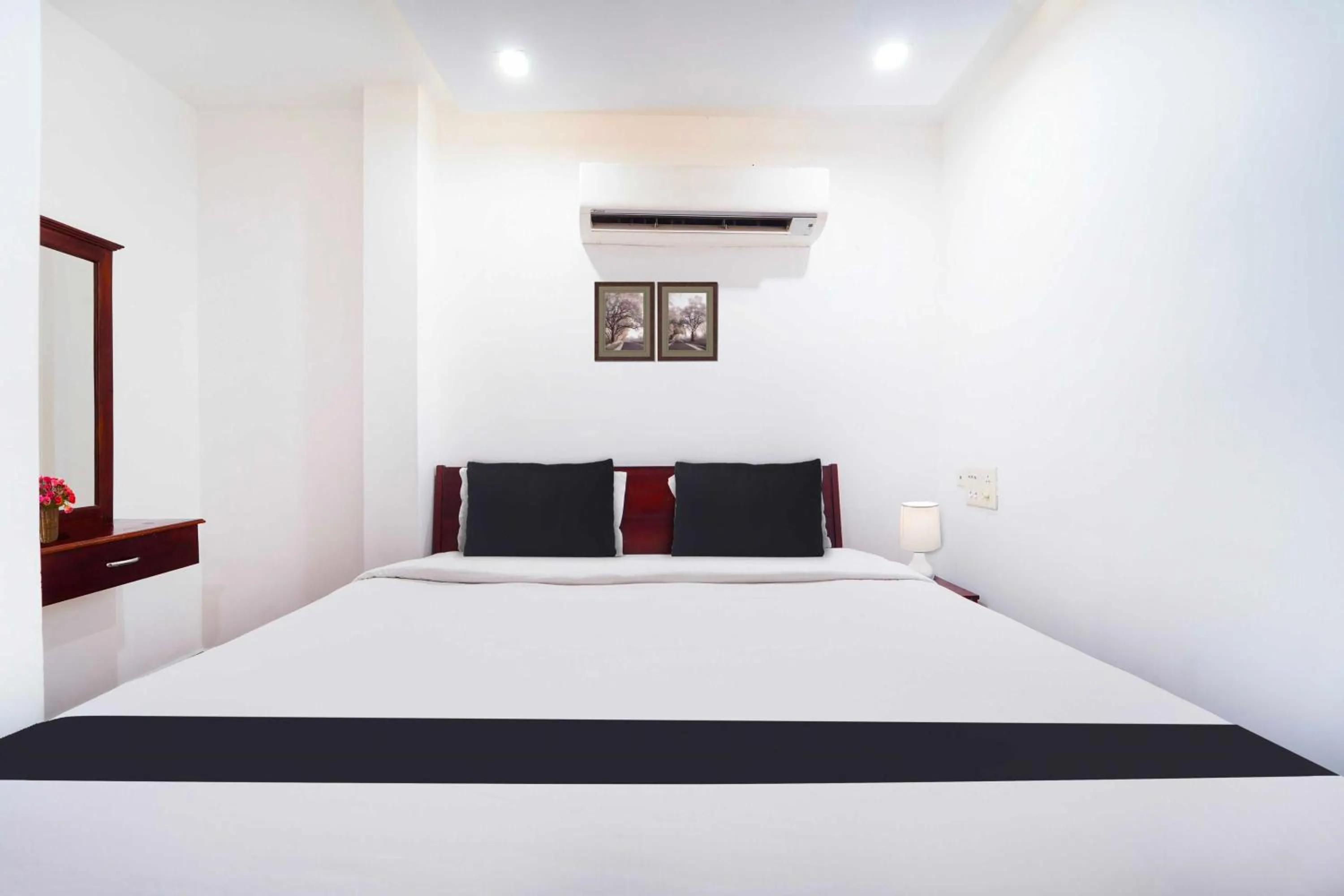 Bedroom in Hotel O Kaloor Metro Station