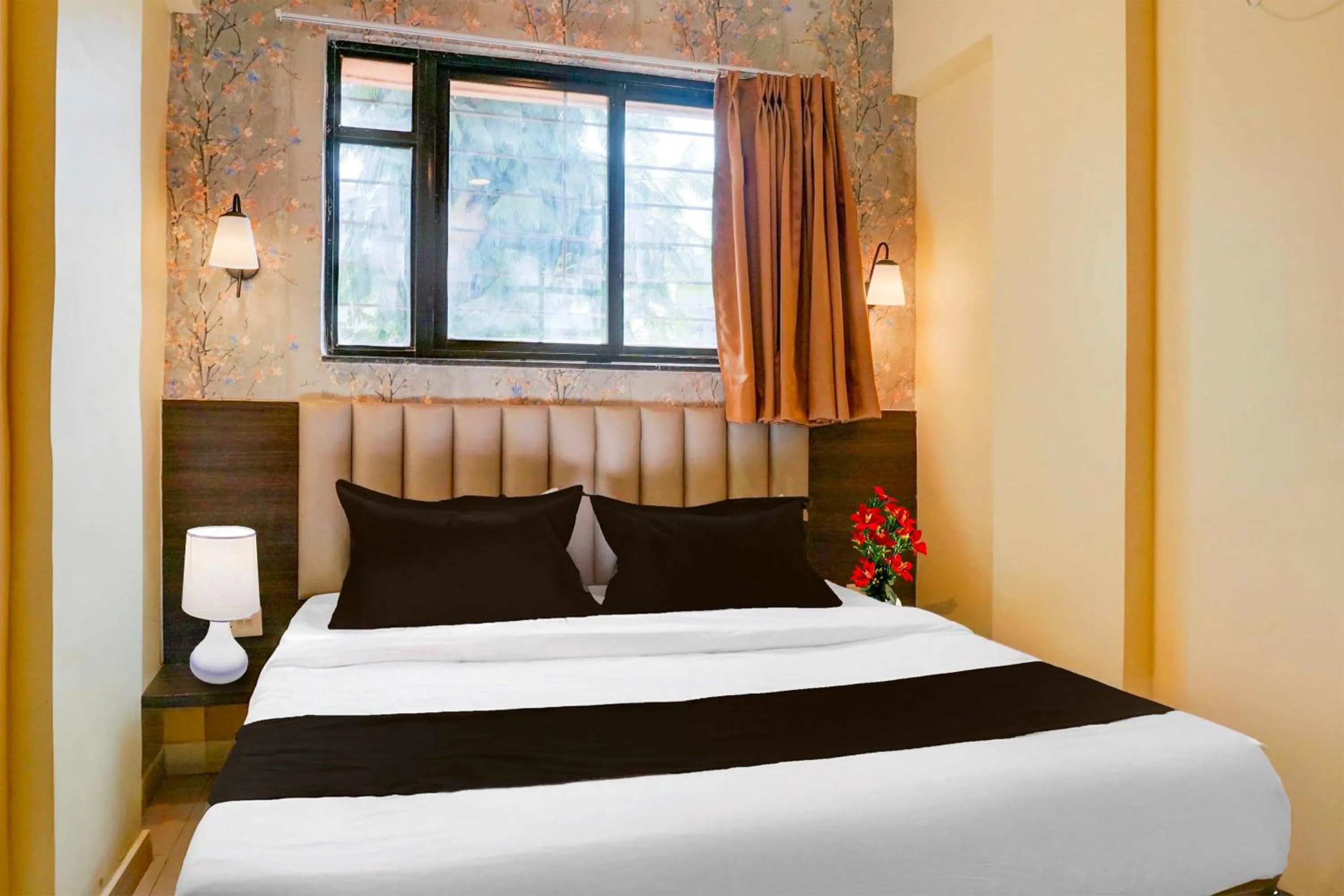 Bedroom, Bed in Hotel O Veerbhadra Nagar Baner