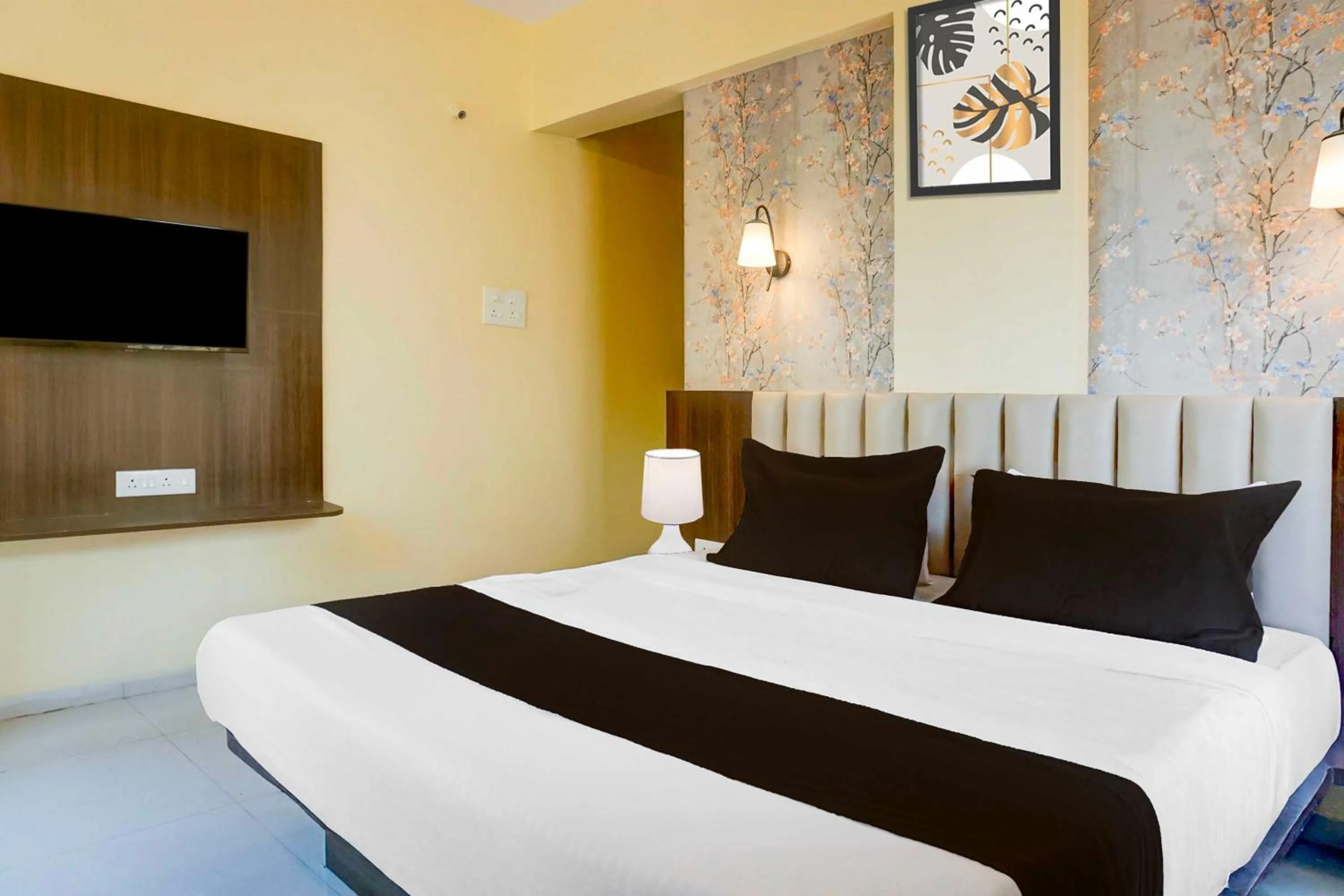 Bedroom, Bed in Hotel O Veerbhadra Nagar Baner