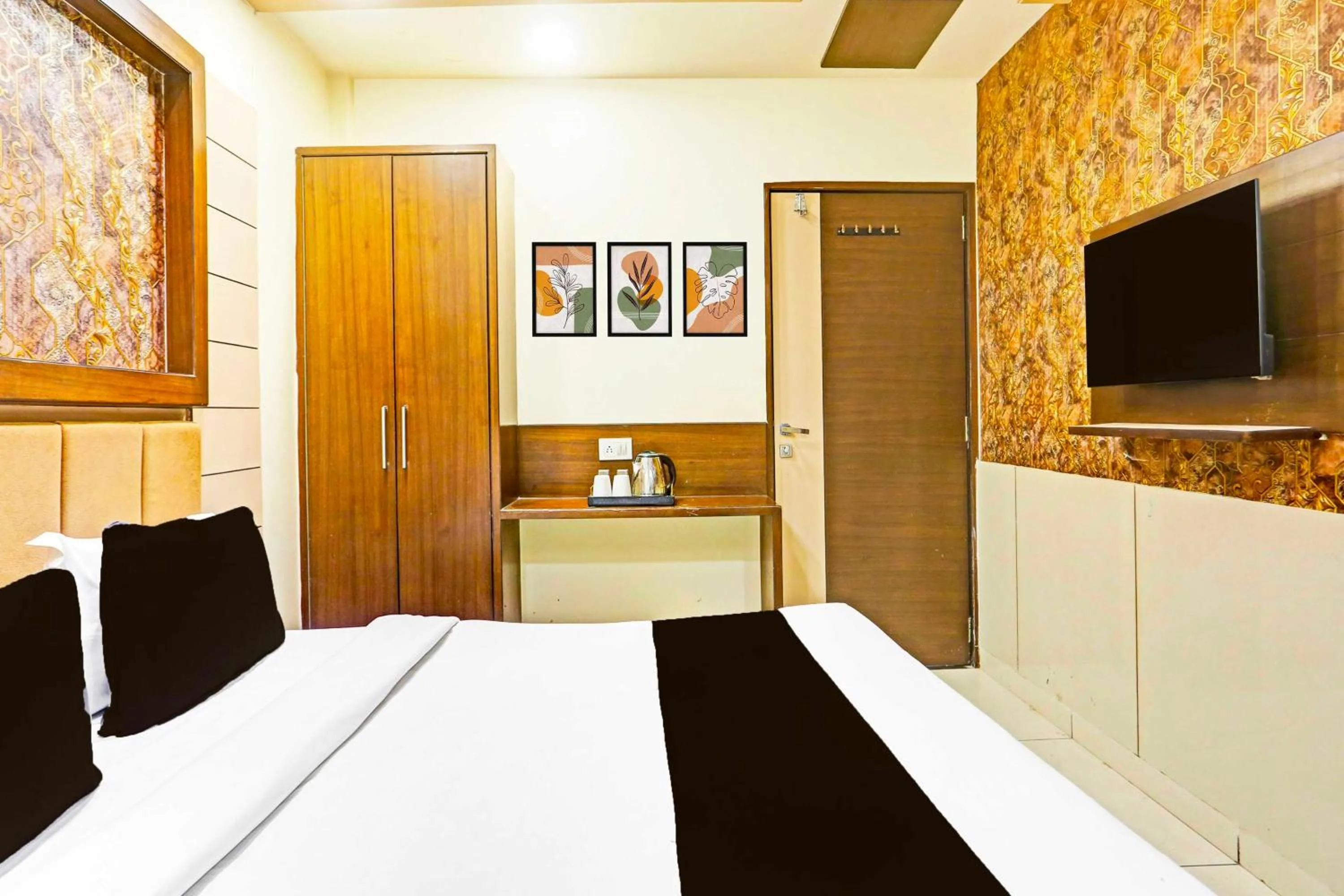Bedroom, Bed in Collection O Taragarh Fort
