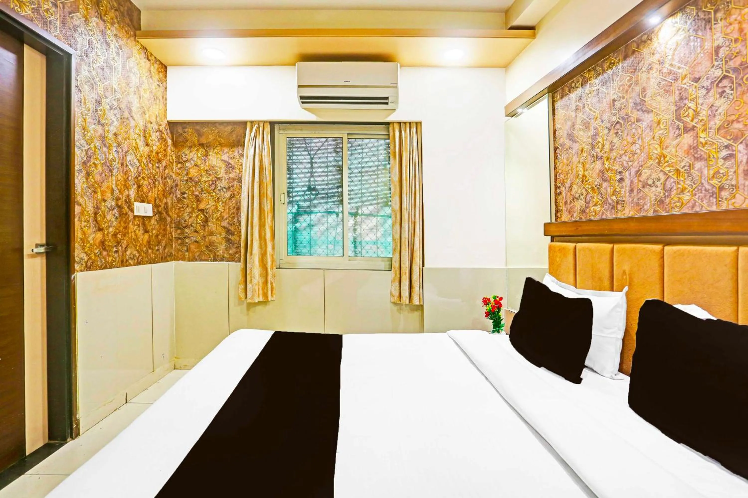 Bedroom, Bed in Collection O Taragarh Fort