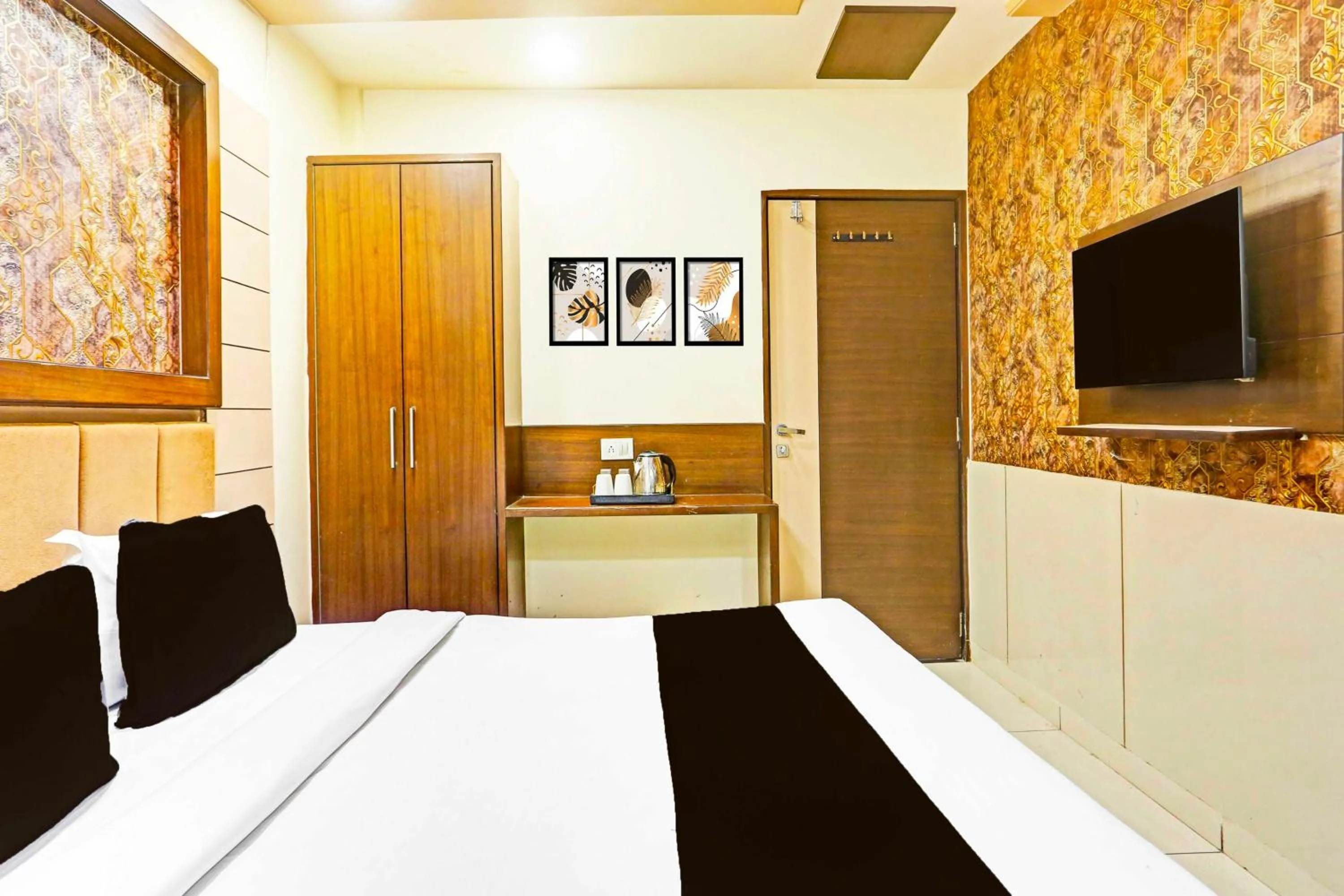 Bedroom, Bed in Collection O Taragarh Fort