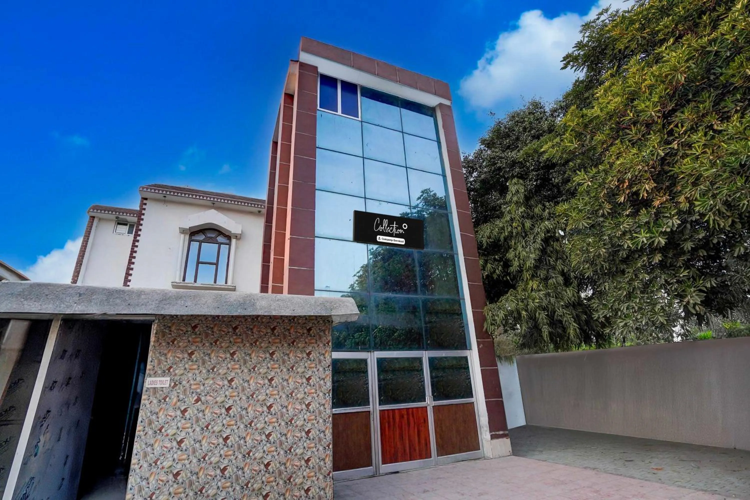 Facade/entrance in Collection O Behror