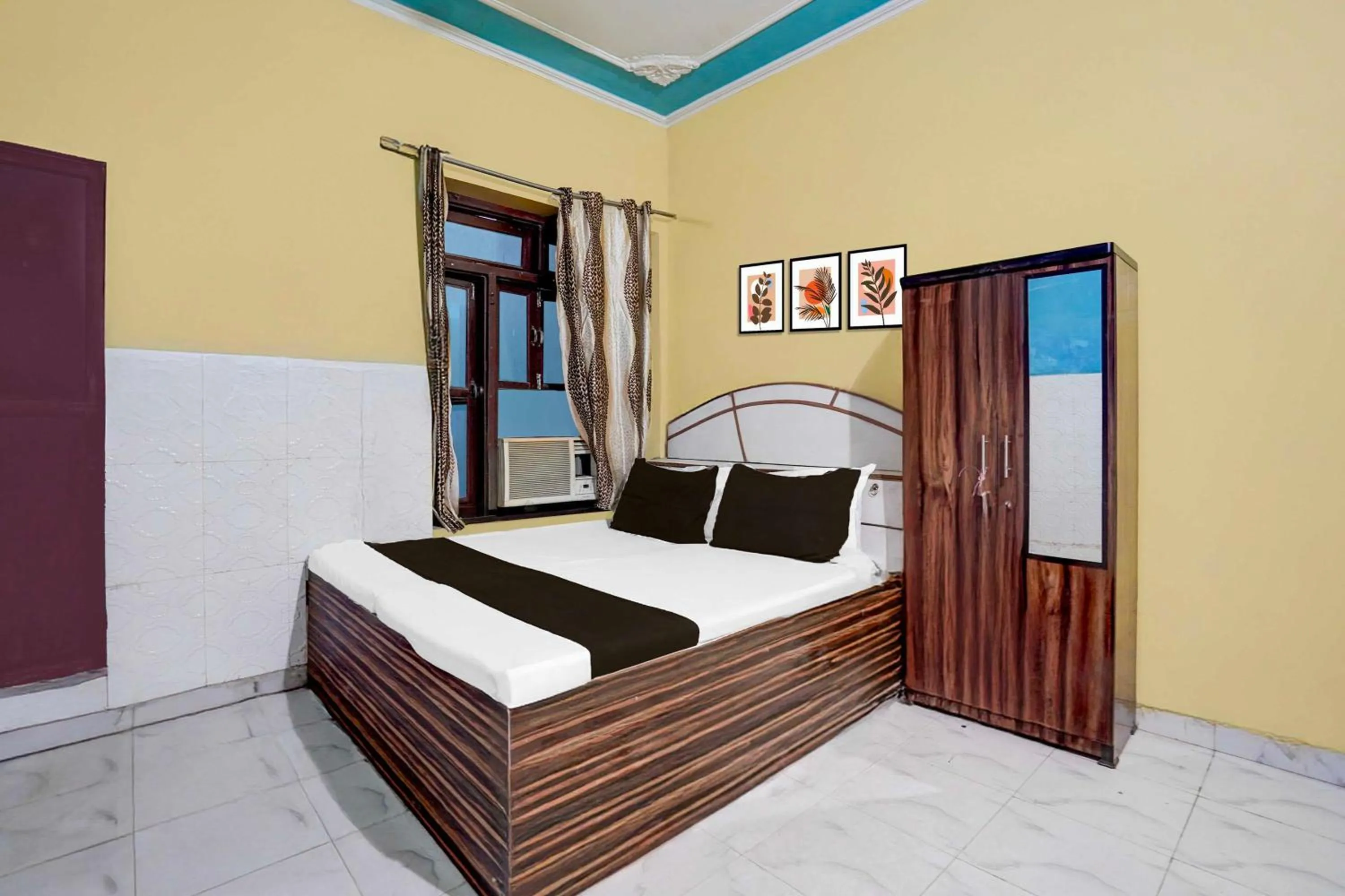 Bedroom, Bed in Collection O Behror