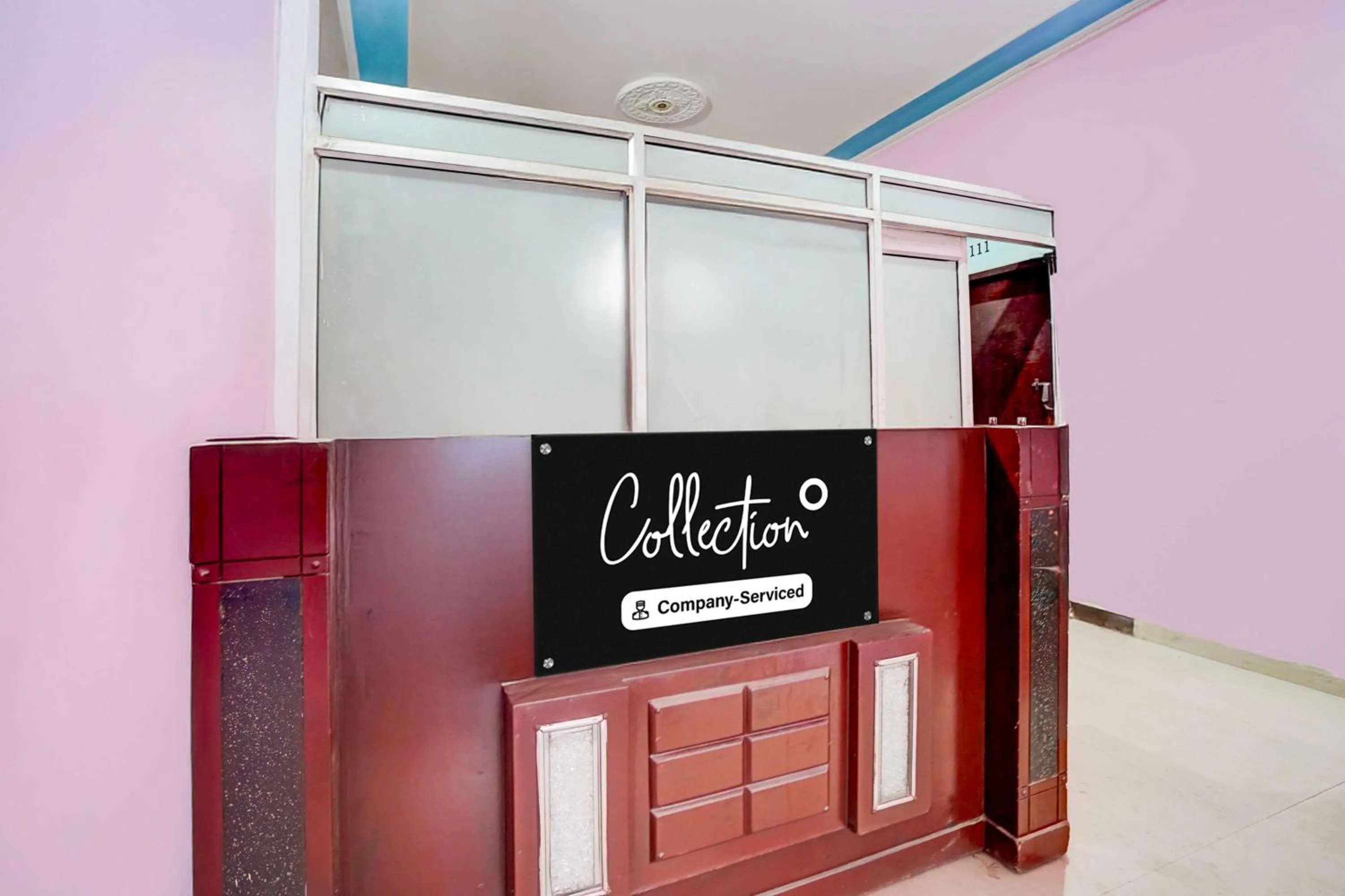 Lobby or reception in Collection O Behror