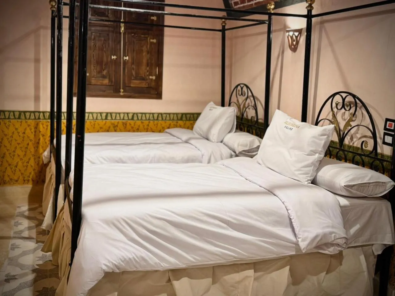 Bed in El Juneina Villas