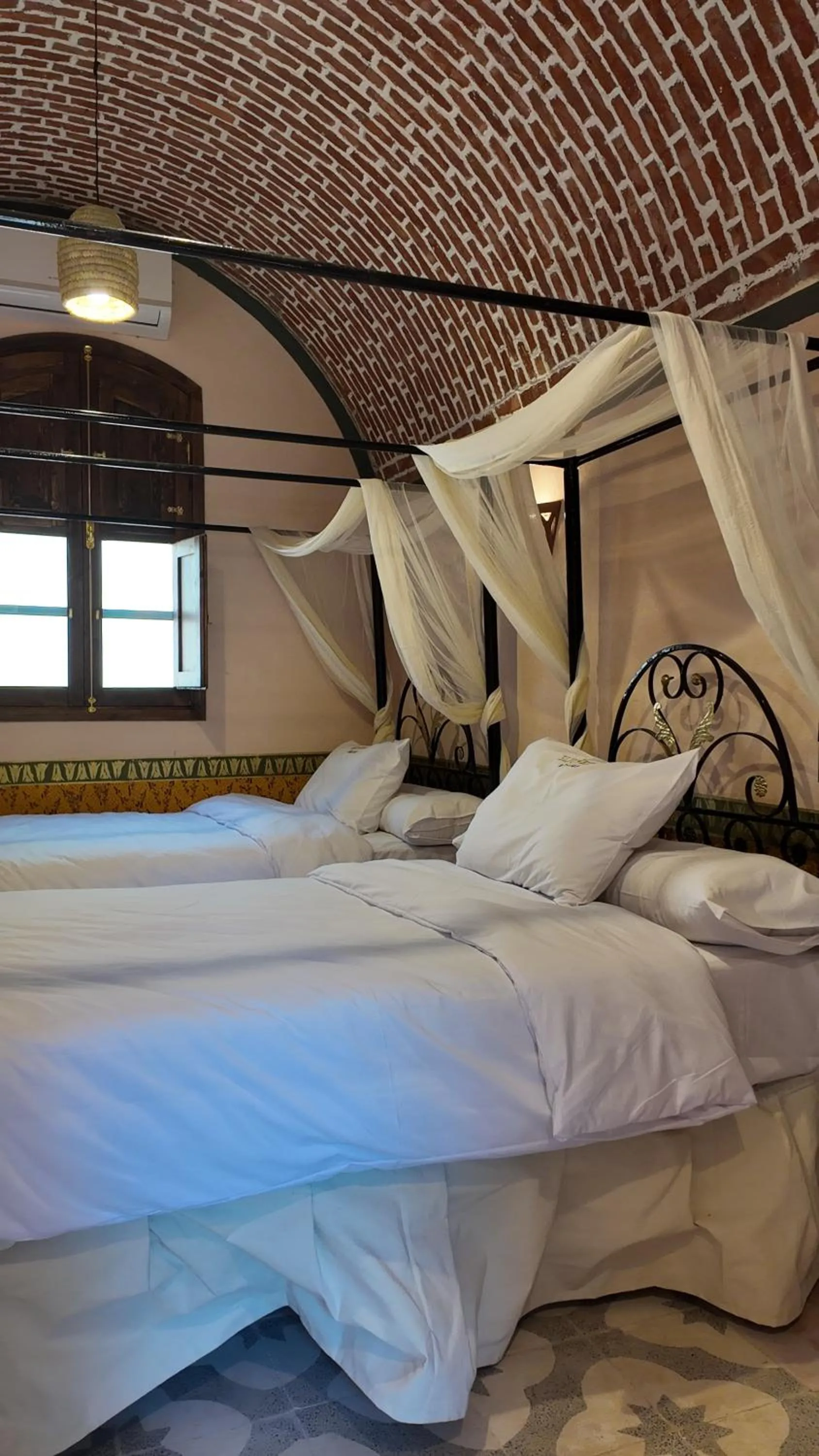 Bed in El Juneina Villas