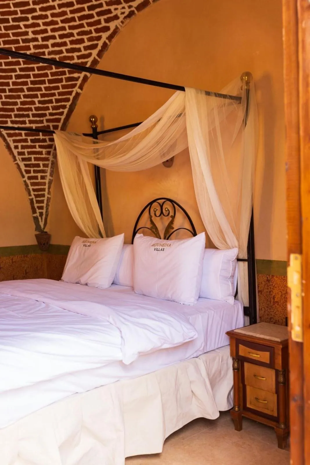 Bed in El Juneina Villas