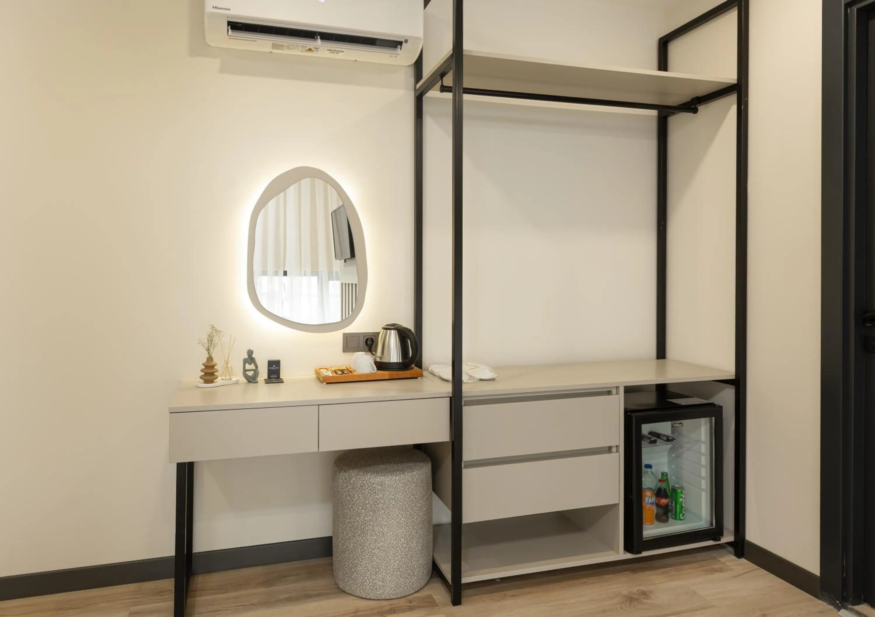 Coffee/tea facilities in Fora Inn Lara