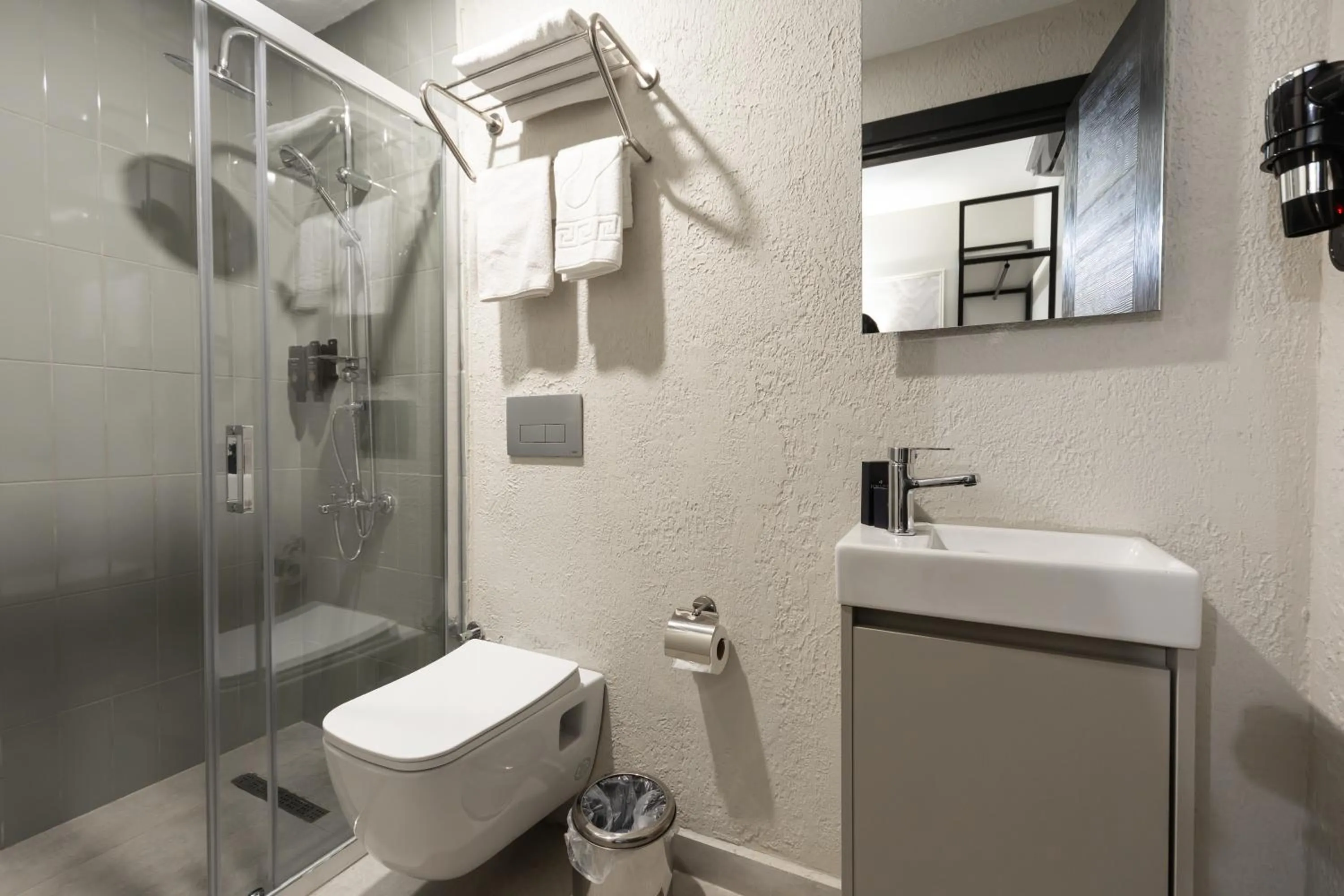 Bathroom in Fora Inn Lara