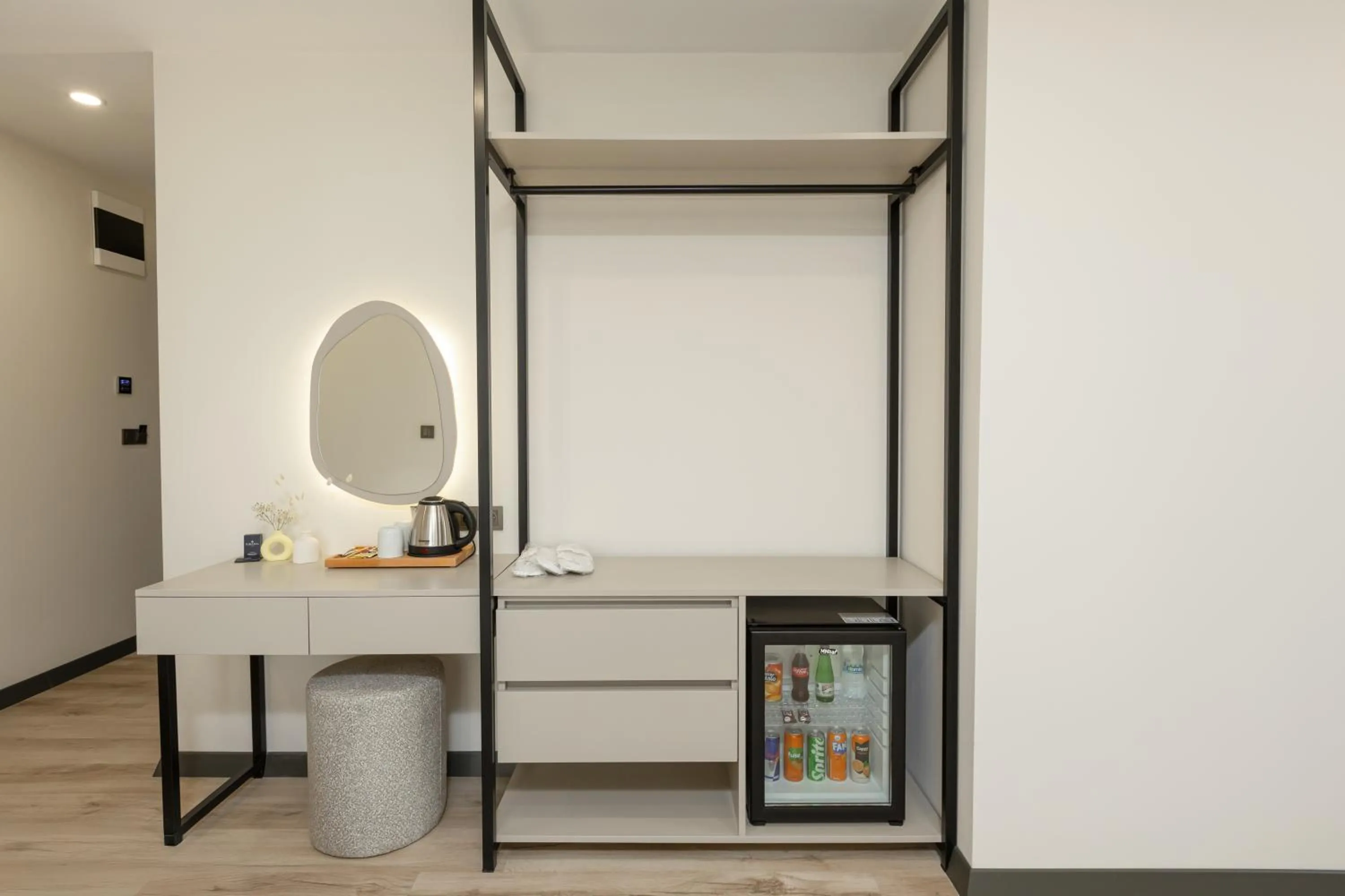 Coffee/tea facilities in Fora Inn Lara