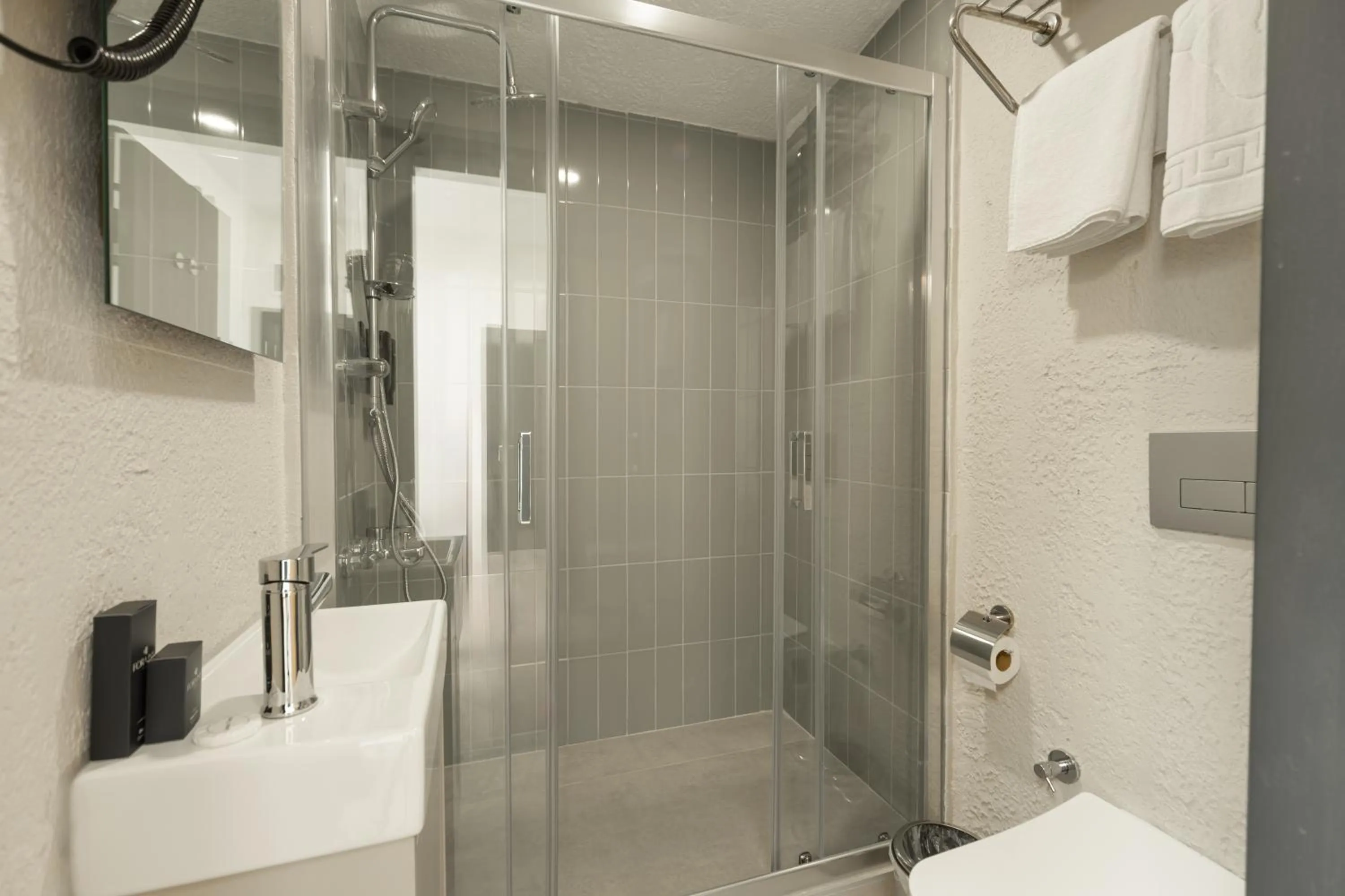 Bathroom in Fora Inn Lara