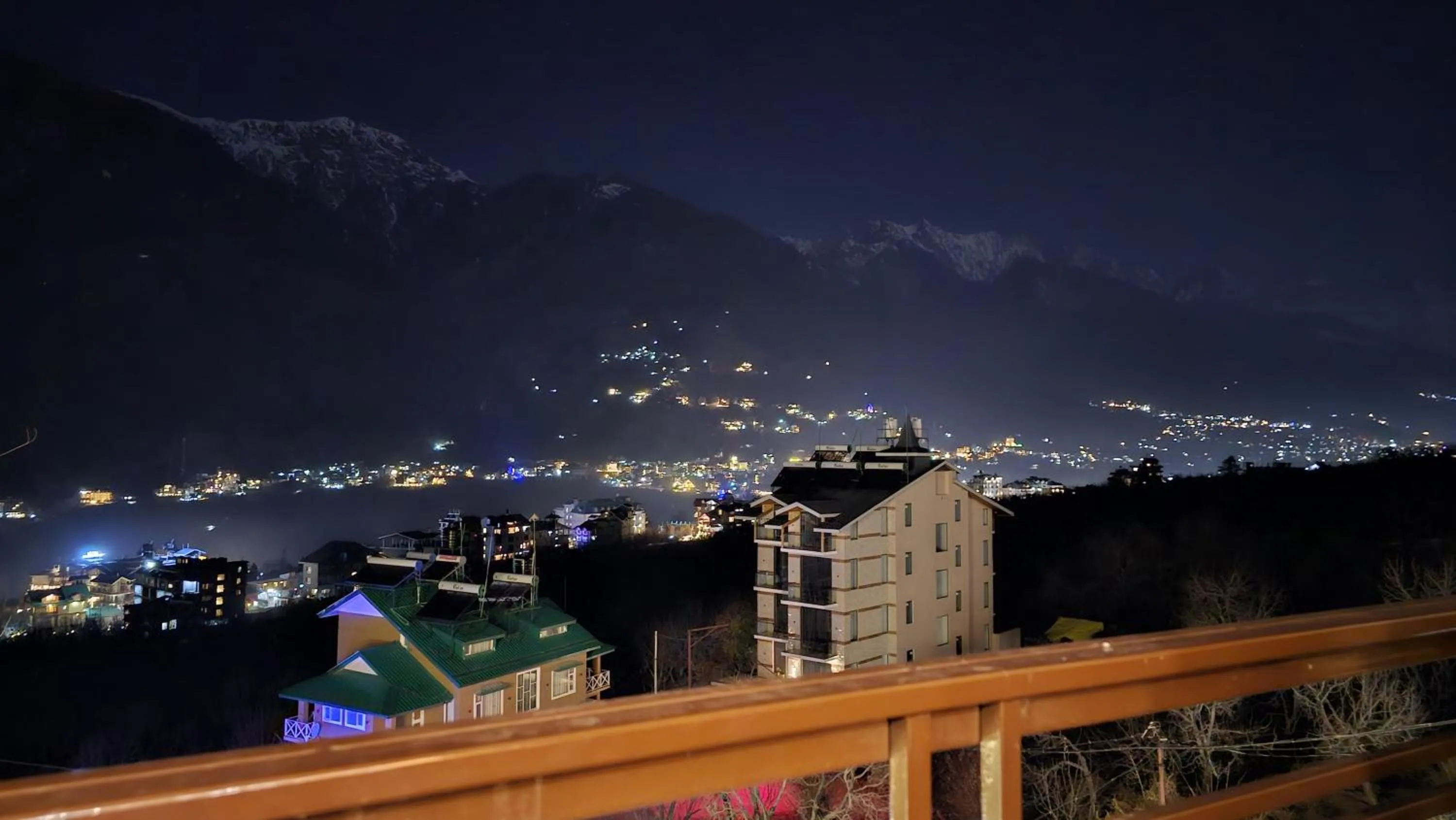 Mountain view in Hotel SNAS Retreat Manali