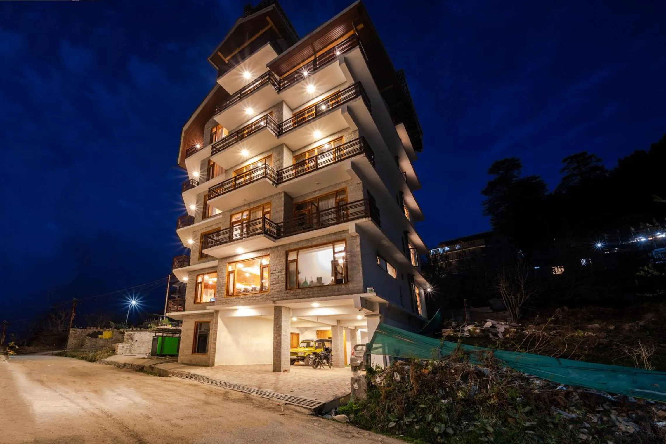 Property building in Hotel SNAS Retreat Manali