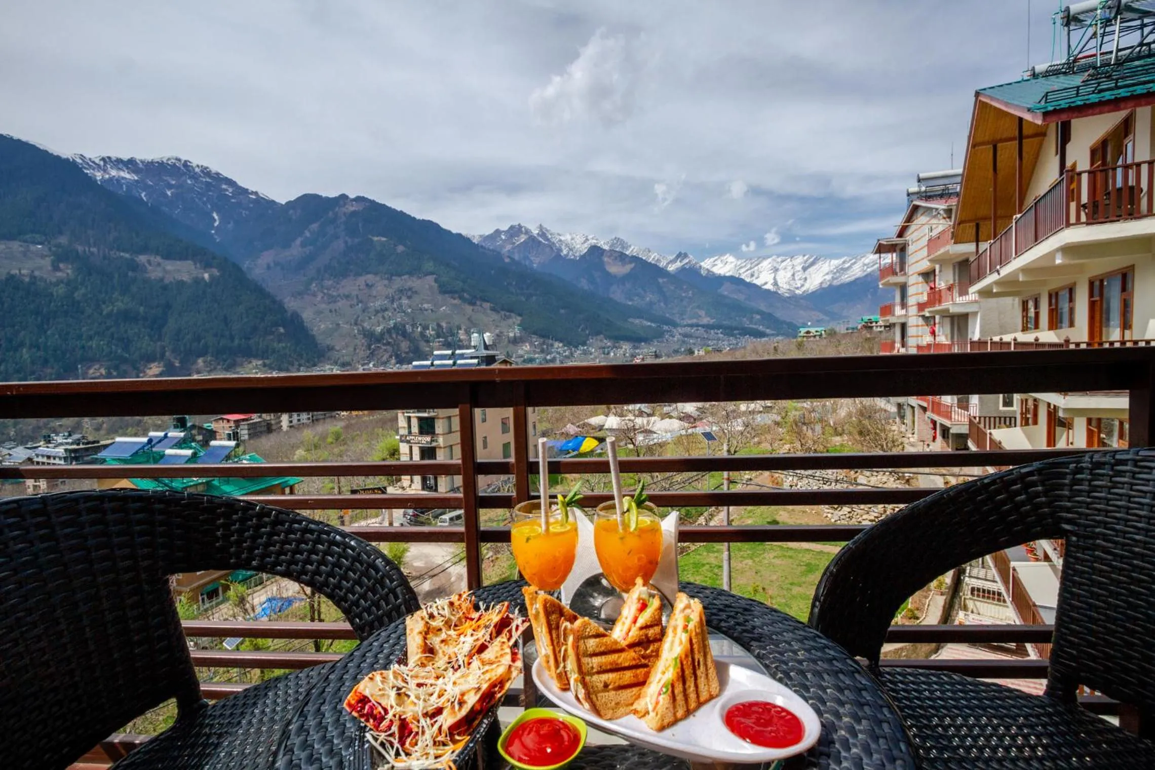 Balcony/Terrace in Hotel SNAS Retreat Manali