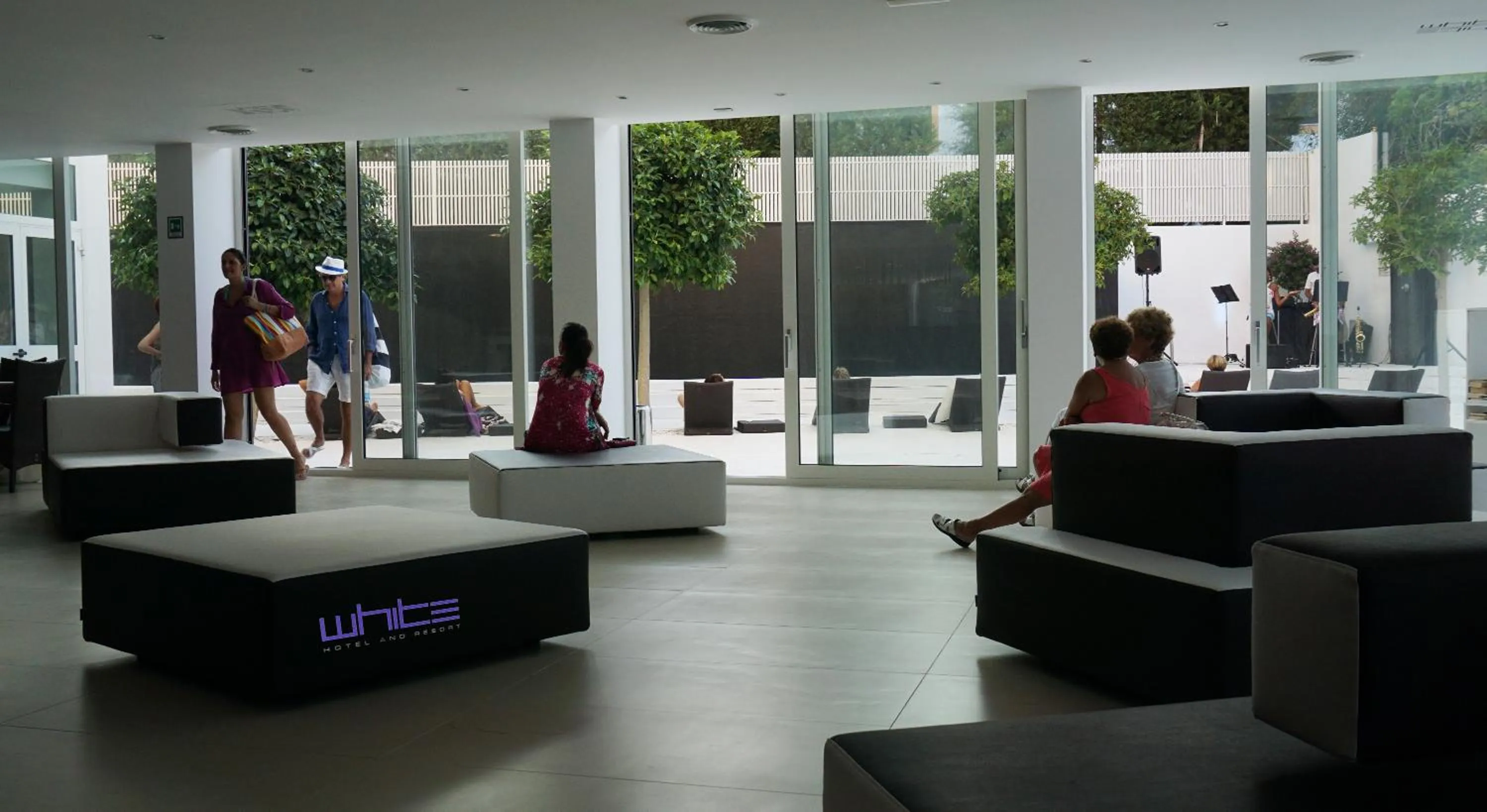 Lounge or bar in White Hotel