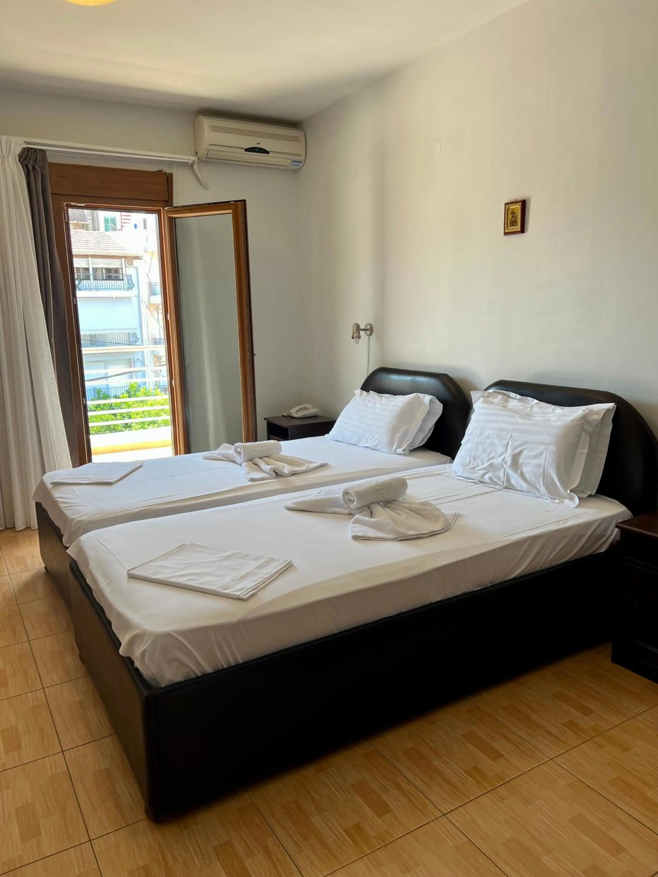 Twin Room with Sea View in Hotel Magnolia