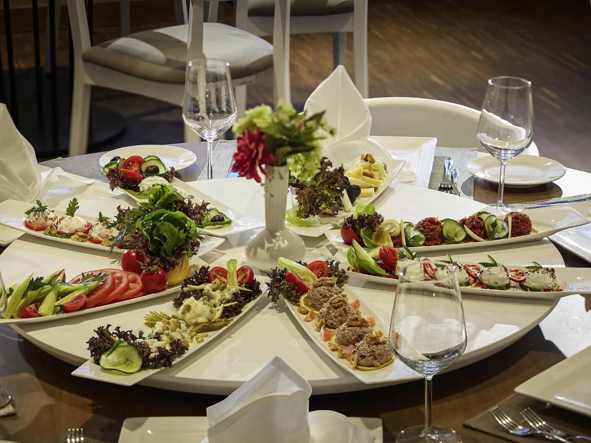 Restaurant/places to eat in Novotel Konya