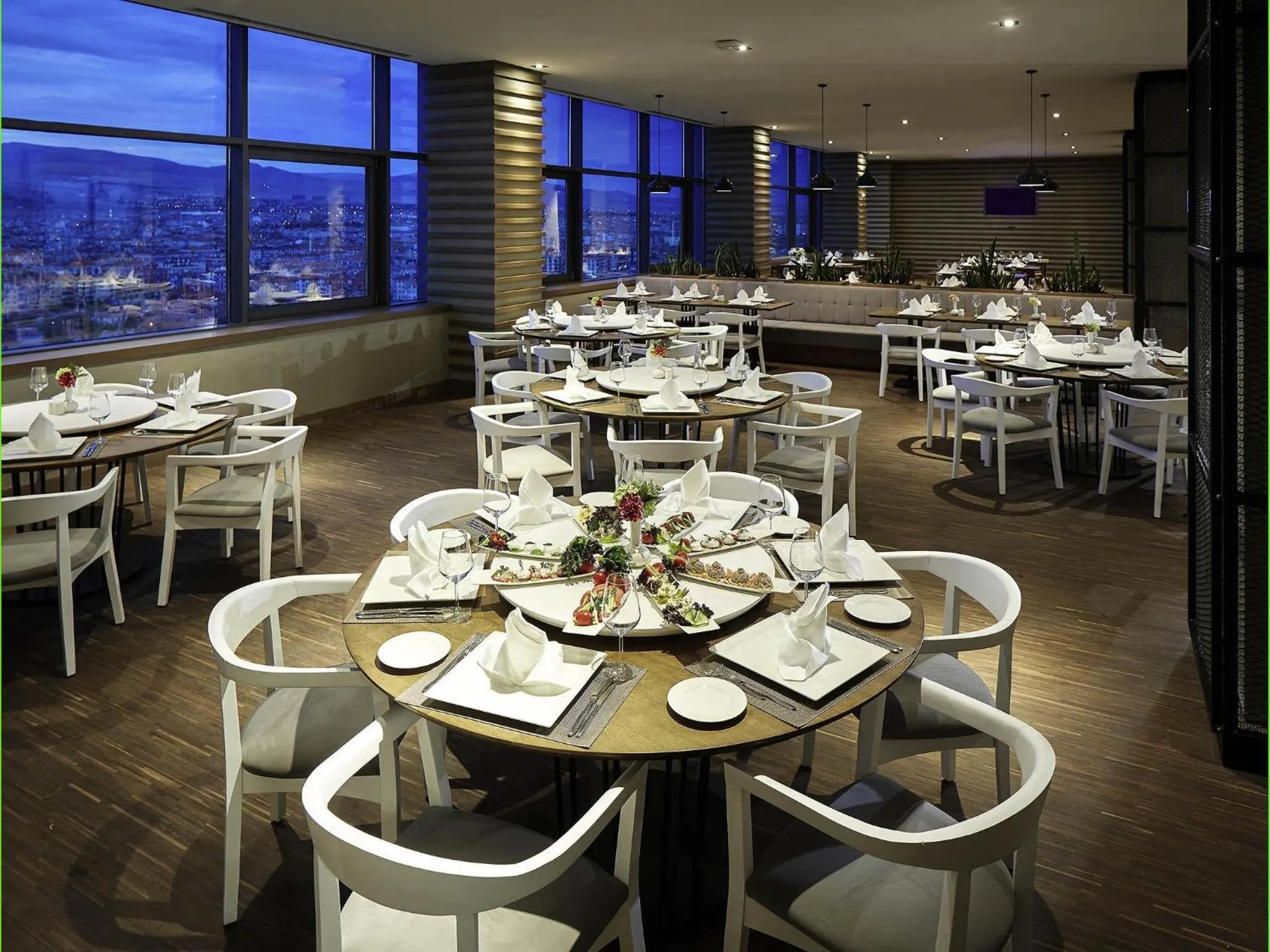 Restaurant/places to eat in Novotel Konya