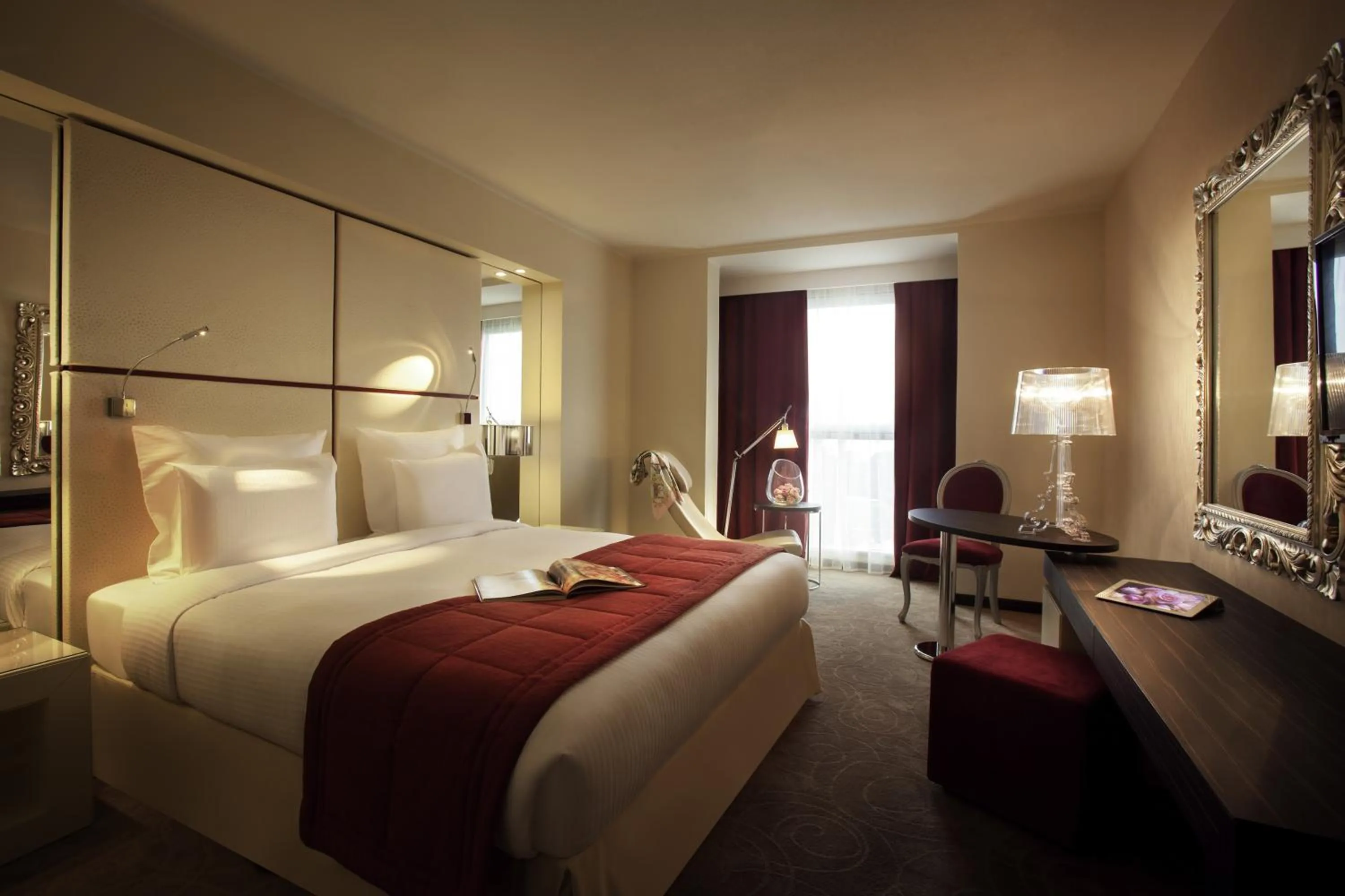 Bedroom, Bed in Pullman Kinshasa Grand Hotel