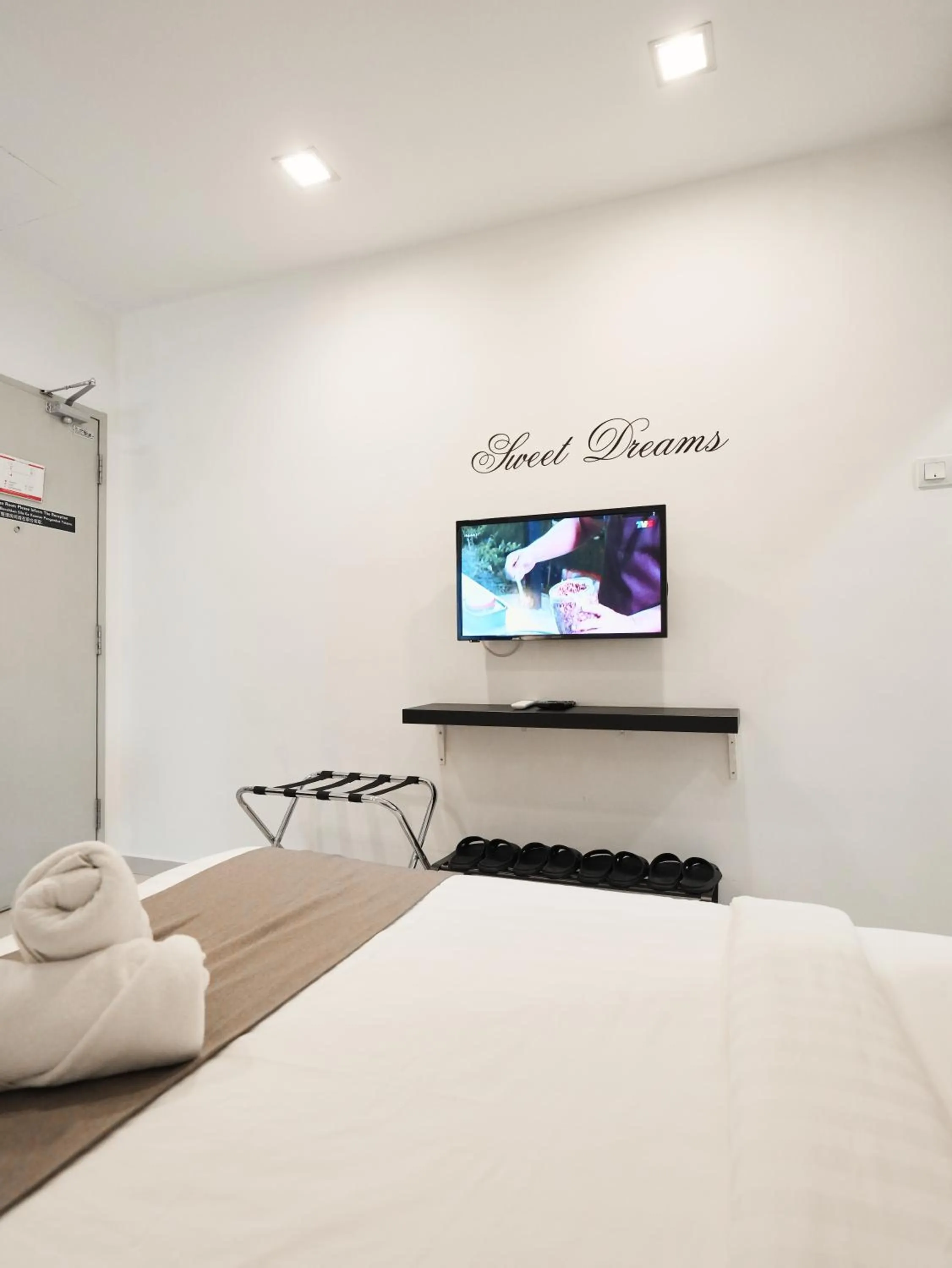 Bed in Eco Roomy Hotel