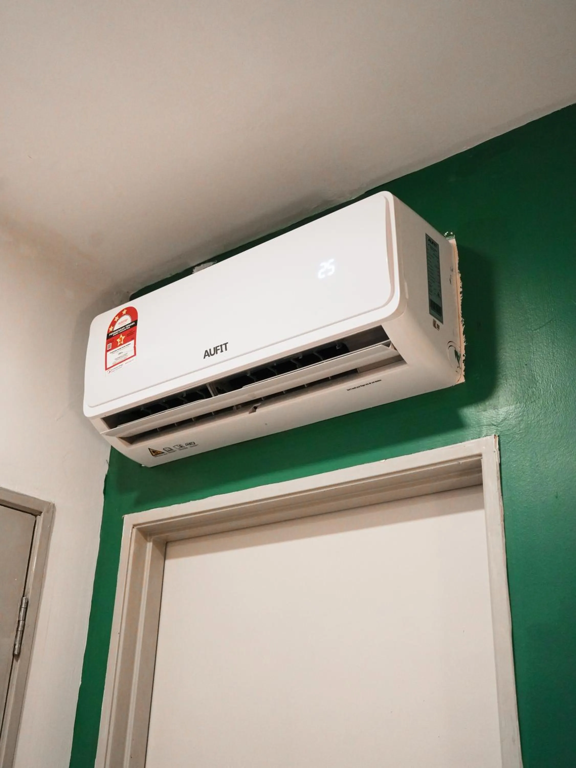 air conditioner in Eco Roomy Hotel