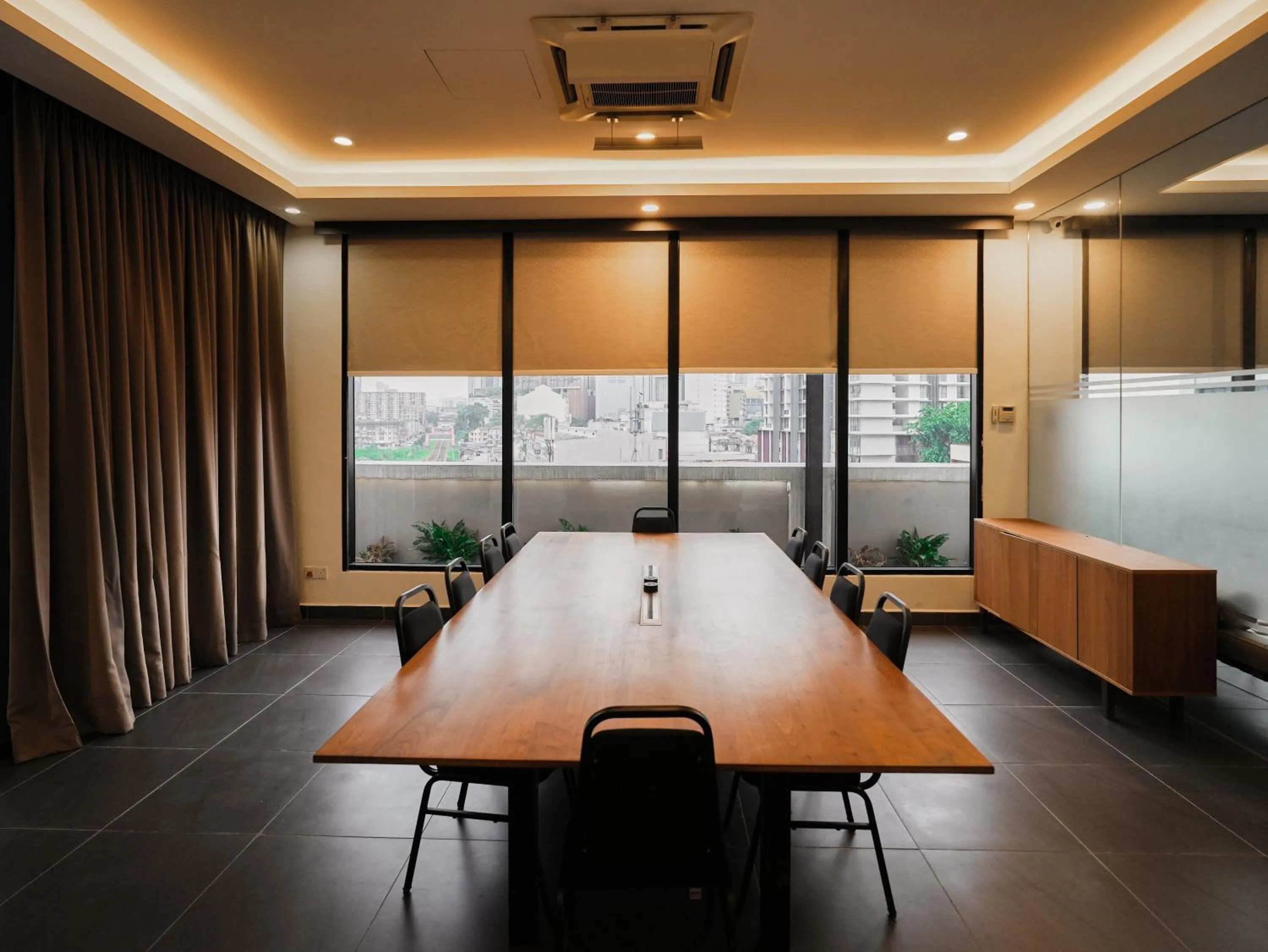Meeting/conference room in Eco Roomy Hotel