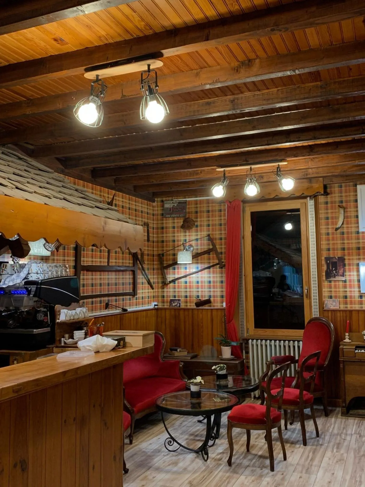 Lounge or bar in Au Sans Souci