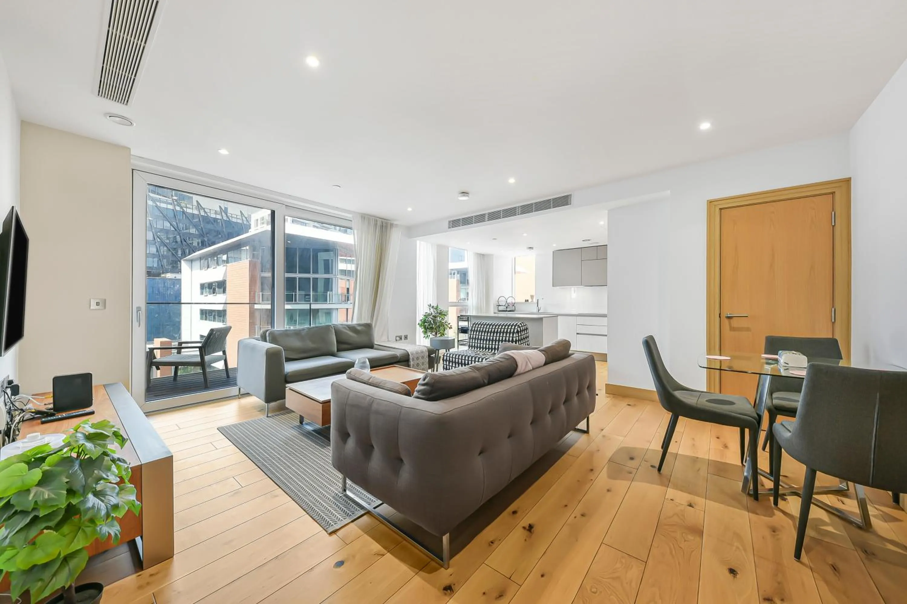 Paddington Ex LUX Flat