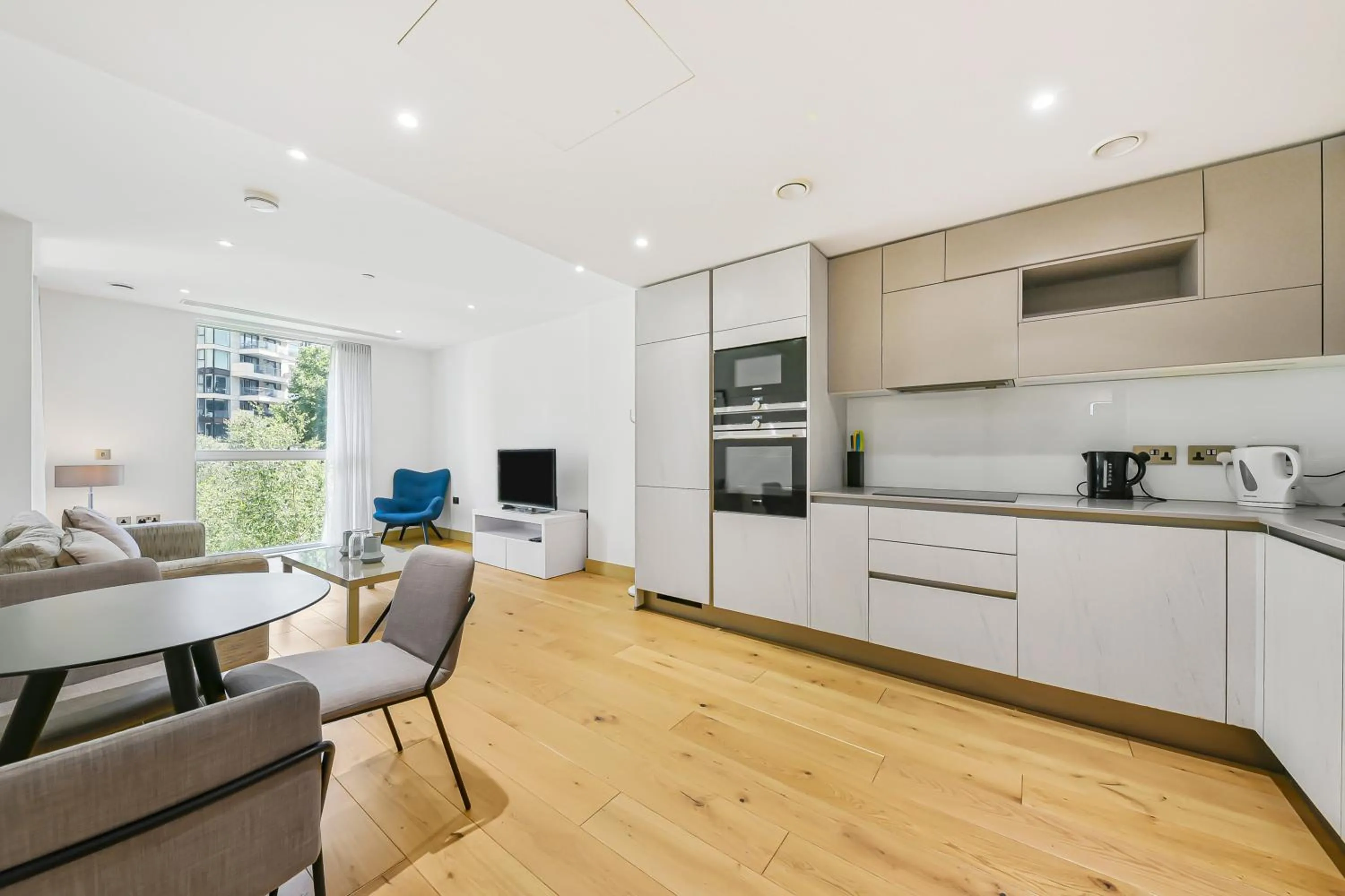 Paddington Ex LUX Flat