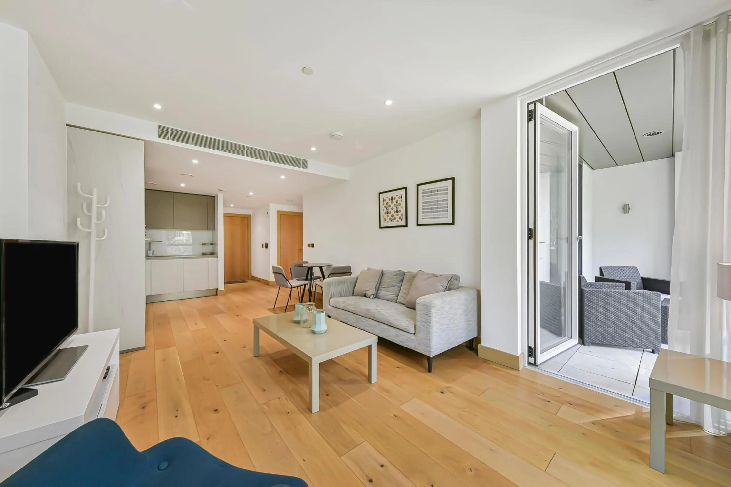 Paddington Ex LUX Flat