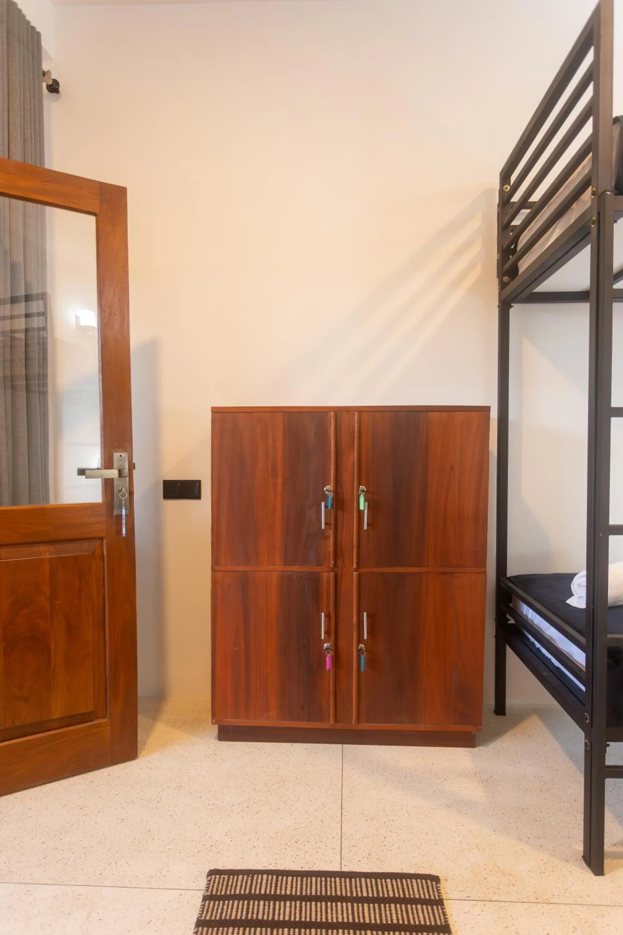 Mich's Surf Villa & Hostel
