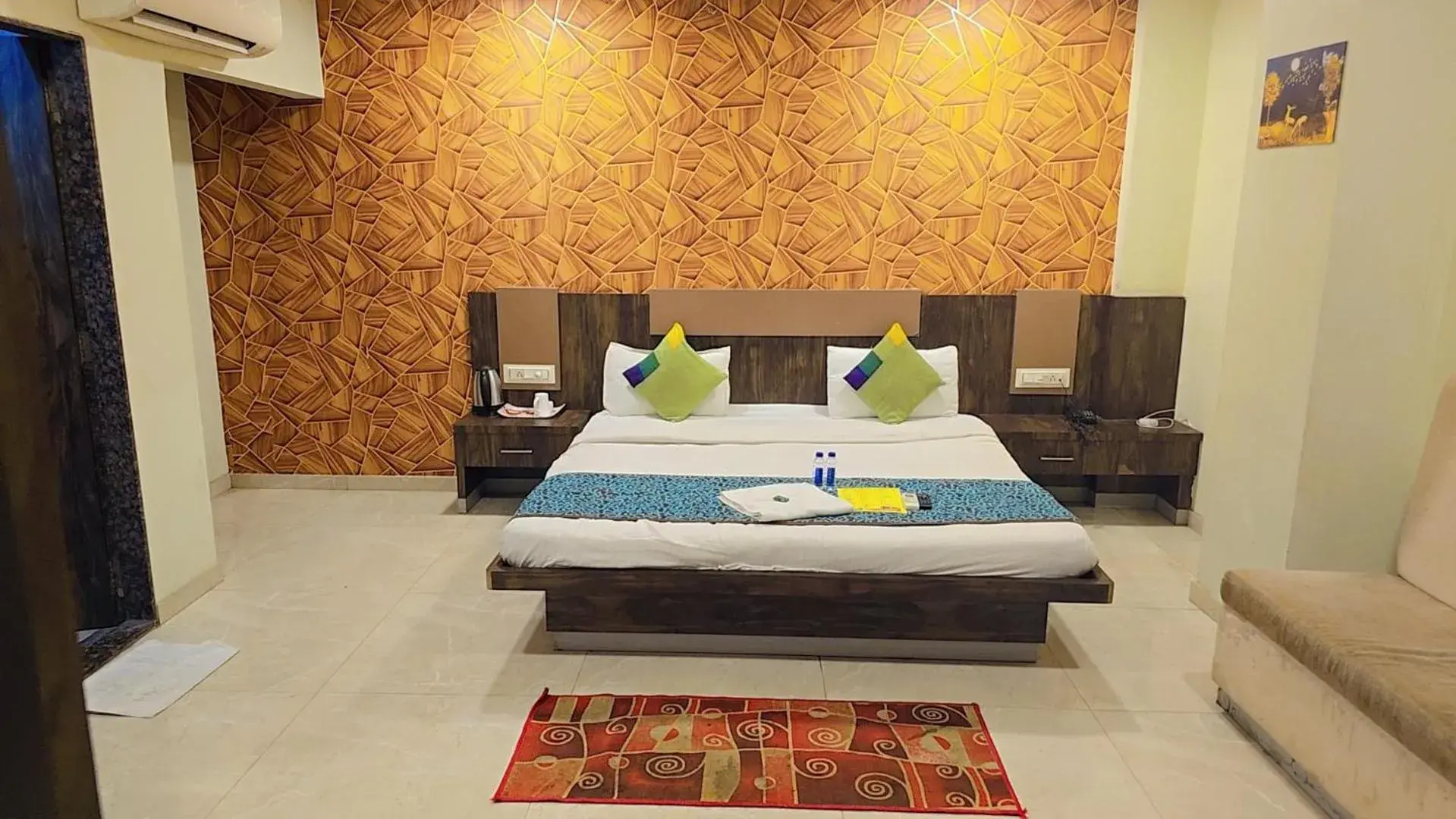 Deluxe Double Room in Hotel Krishna Deluxe Double Room in Hotel Krishna