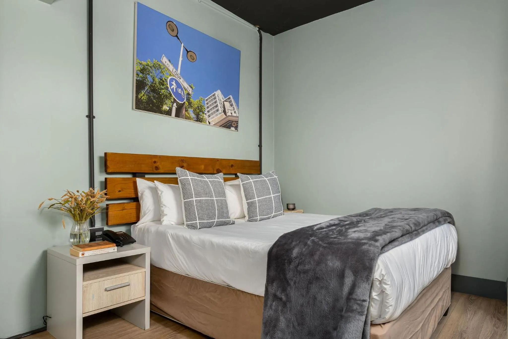 Bed in 53 on Castle