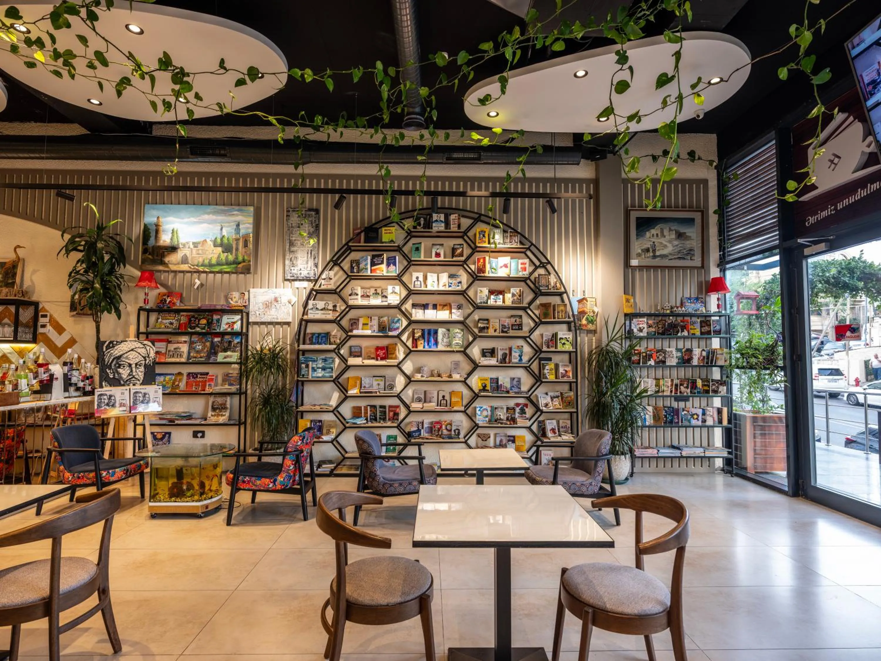 Restaurant/places to eat in Novo Sky Hotel