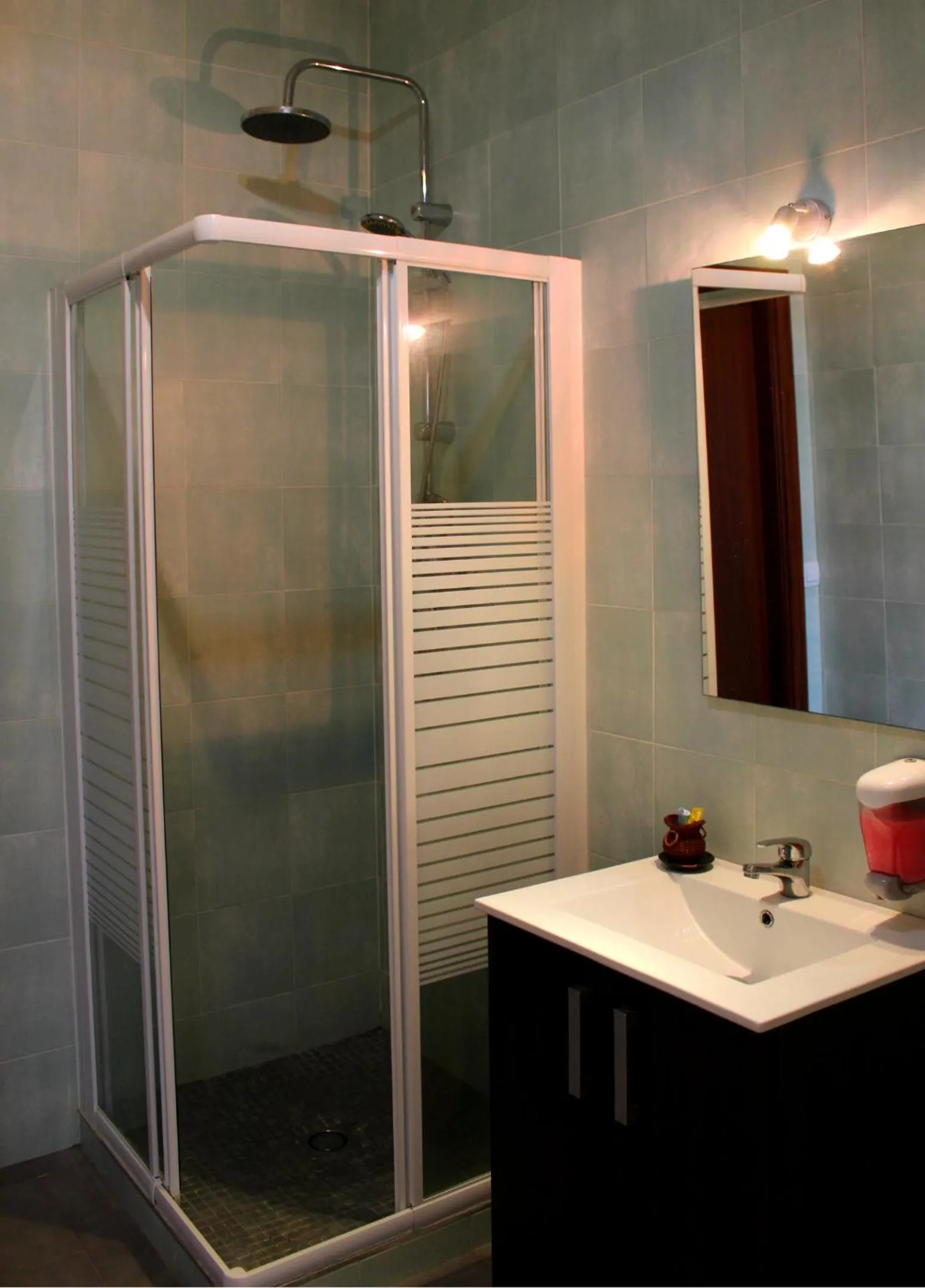 Shower in O Refuxio de la Jerezana