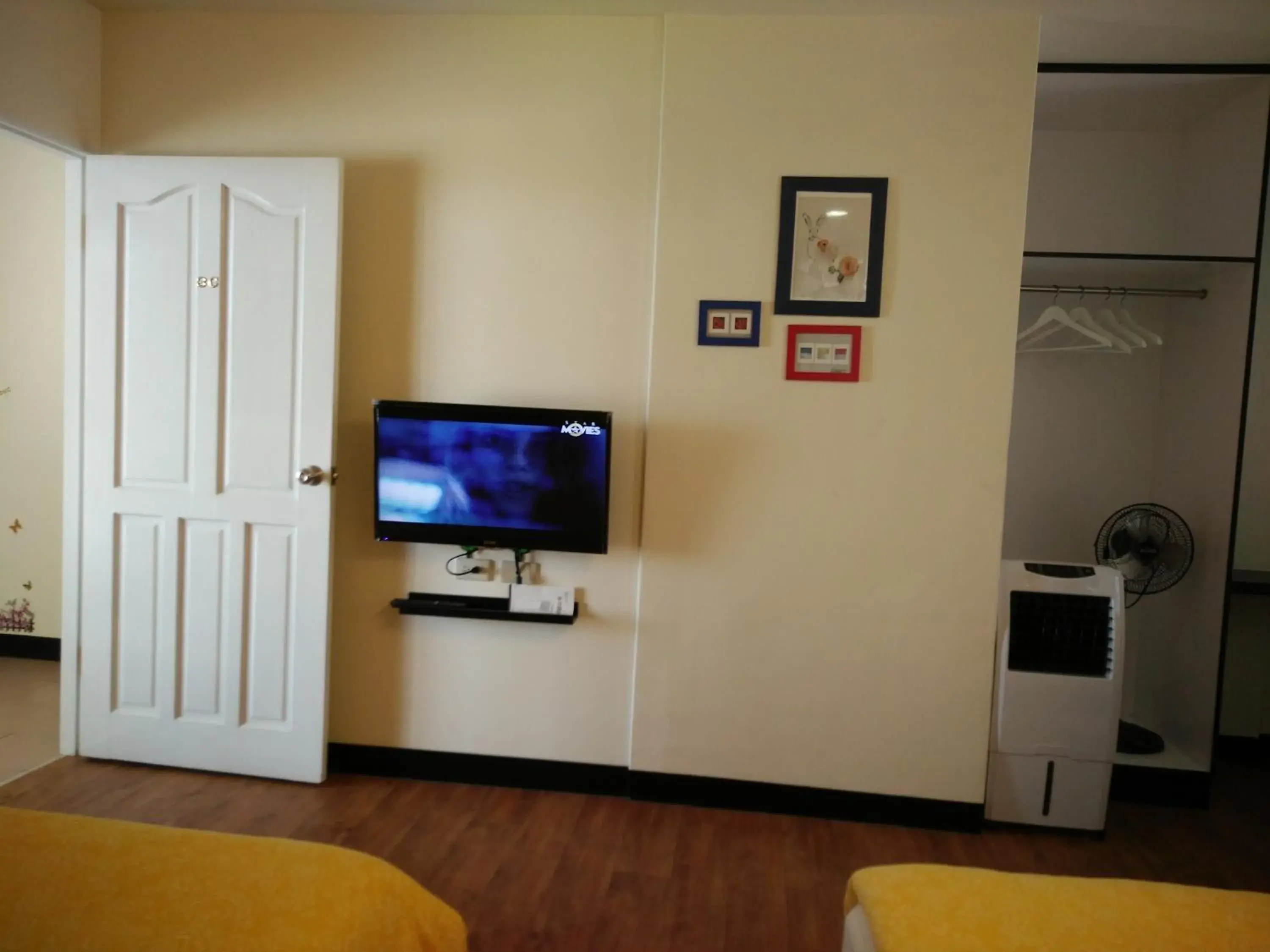 Triple Room with Bathroom in Jia Mei Fa Homestay Triple Room with Bathroom in Jia Mei Fa Homestay