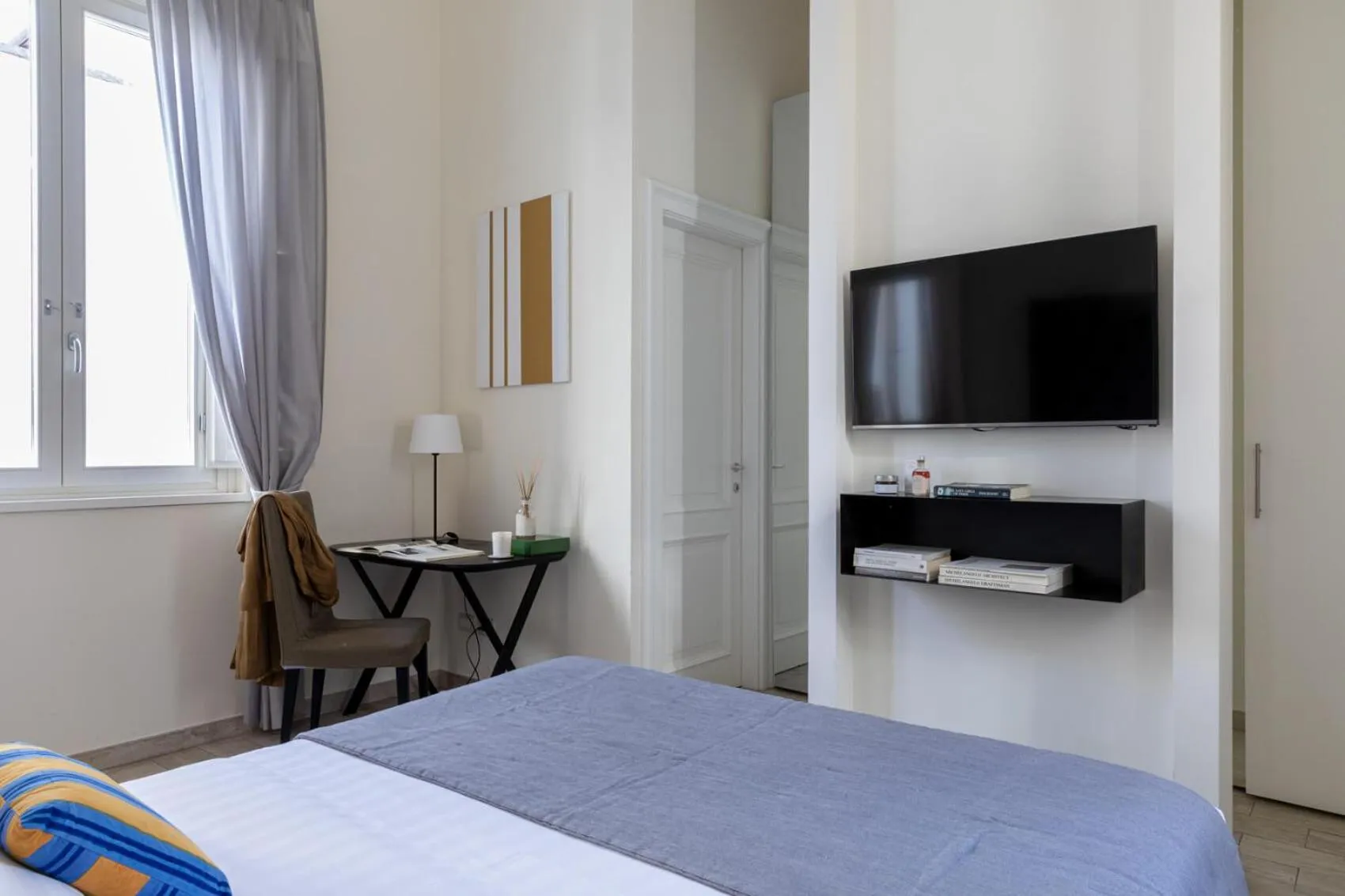 Bedroom, Bed in Now Apartments, ApartHotel in the heart of Rome