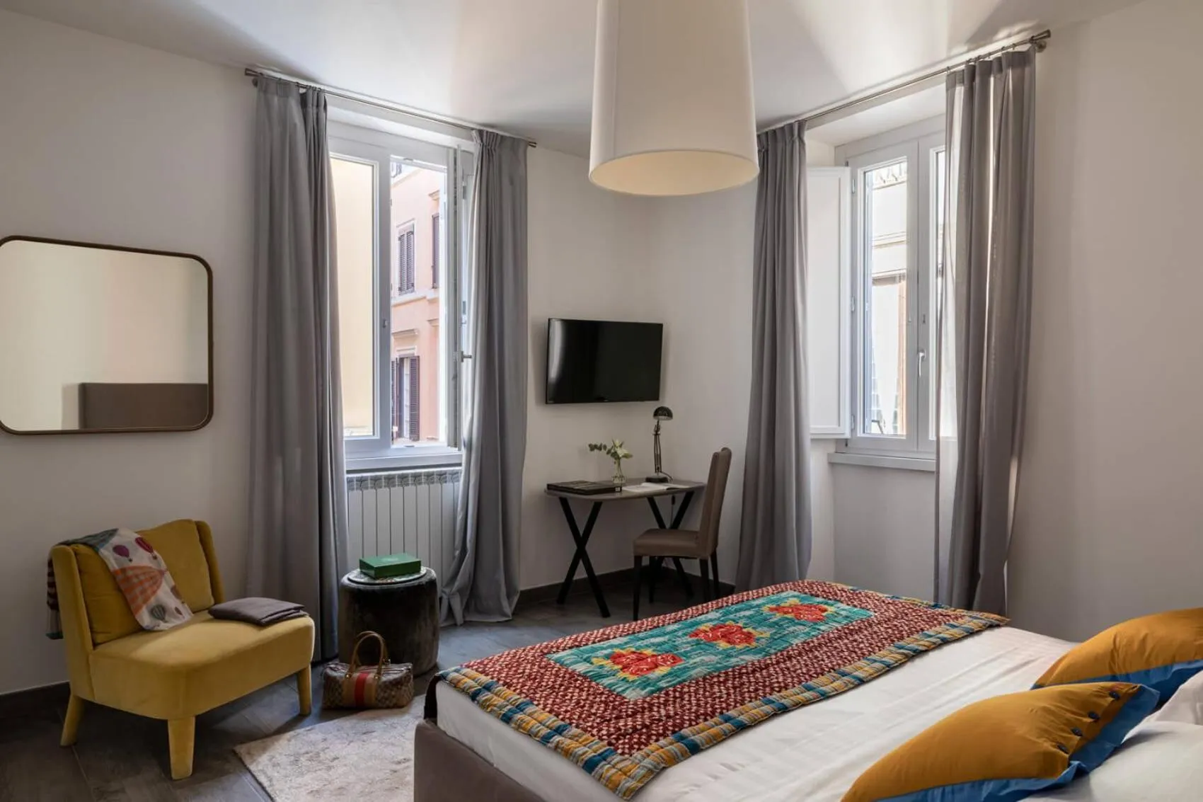 Bedroom, Bed in Now Apartments, ApartHotel in the heart of Rome