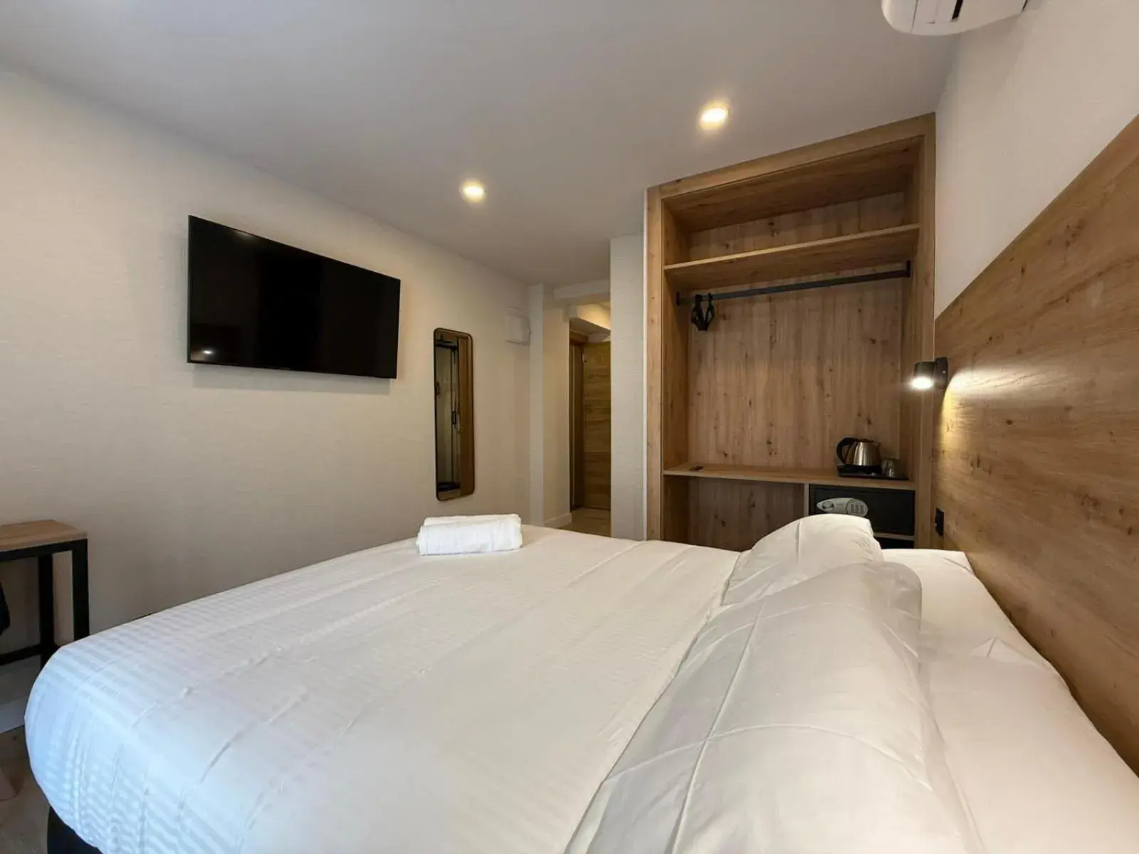 Superior Double Room in CC Gijon Superior Double Room in CC Gijon
