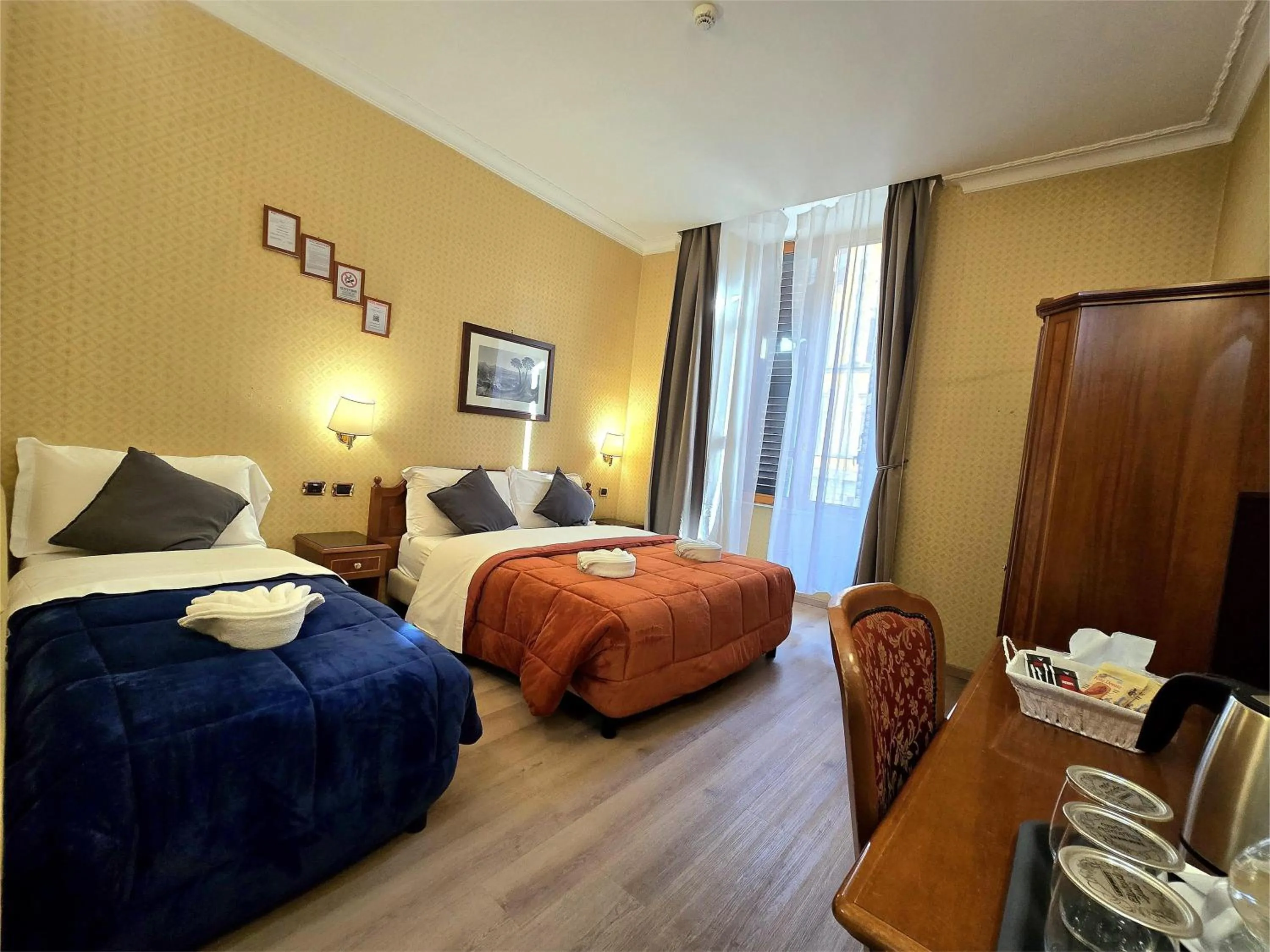 Photo of the whole room, Bed in Hotel Amadeus