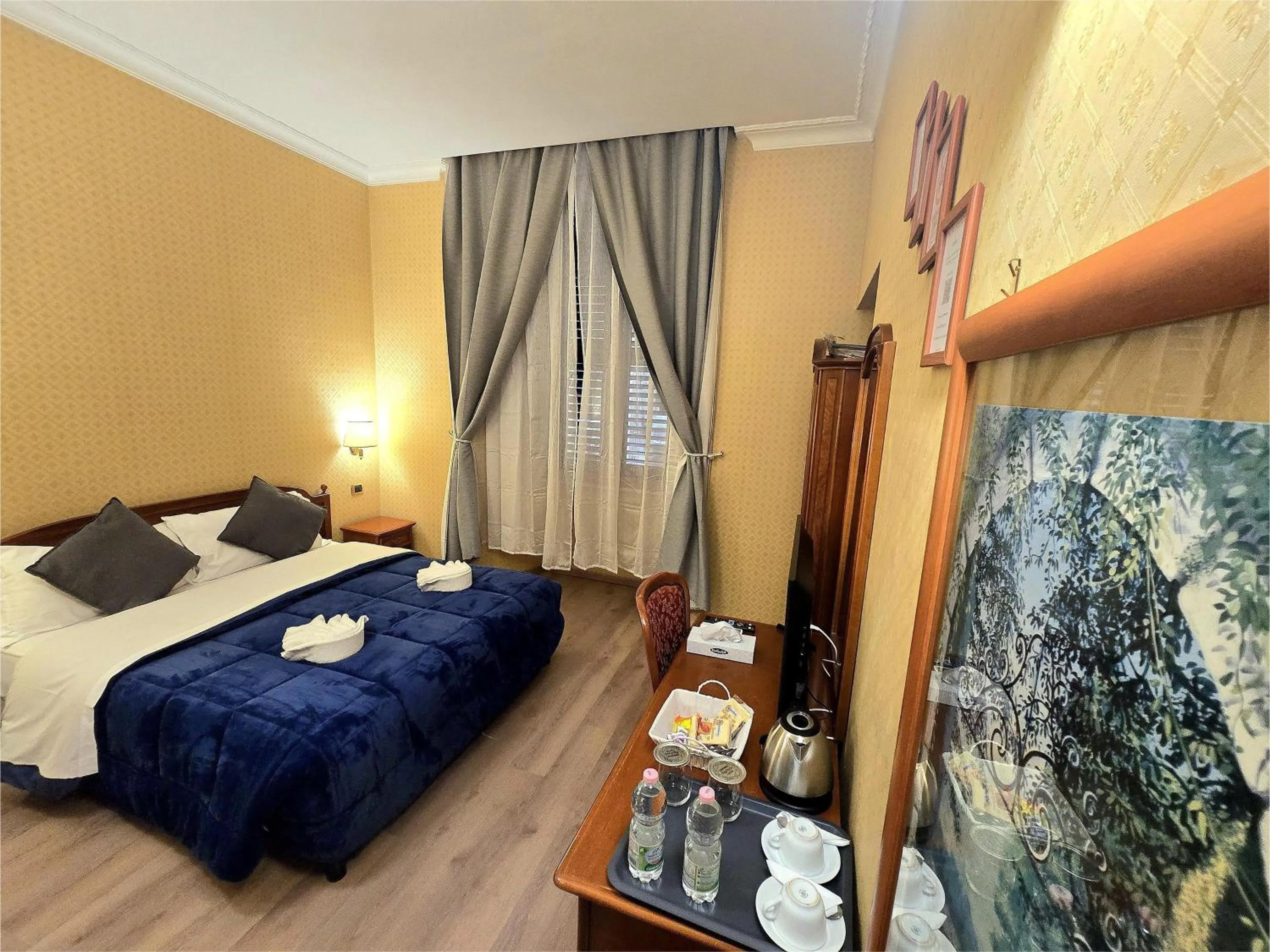 Photo of the whole room, Bed in Hotel Amadeus